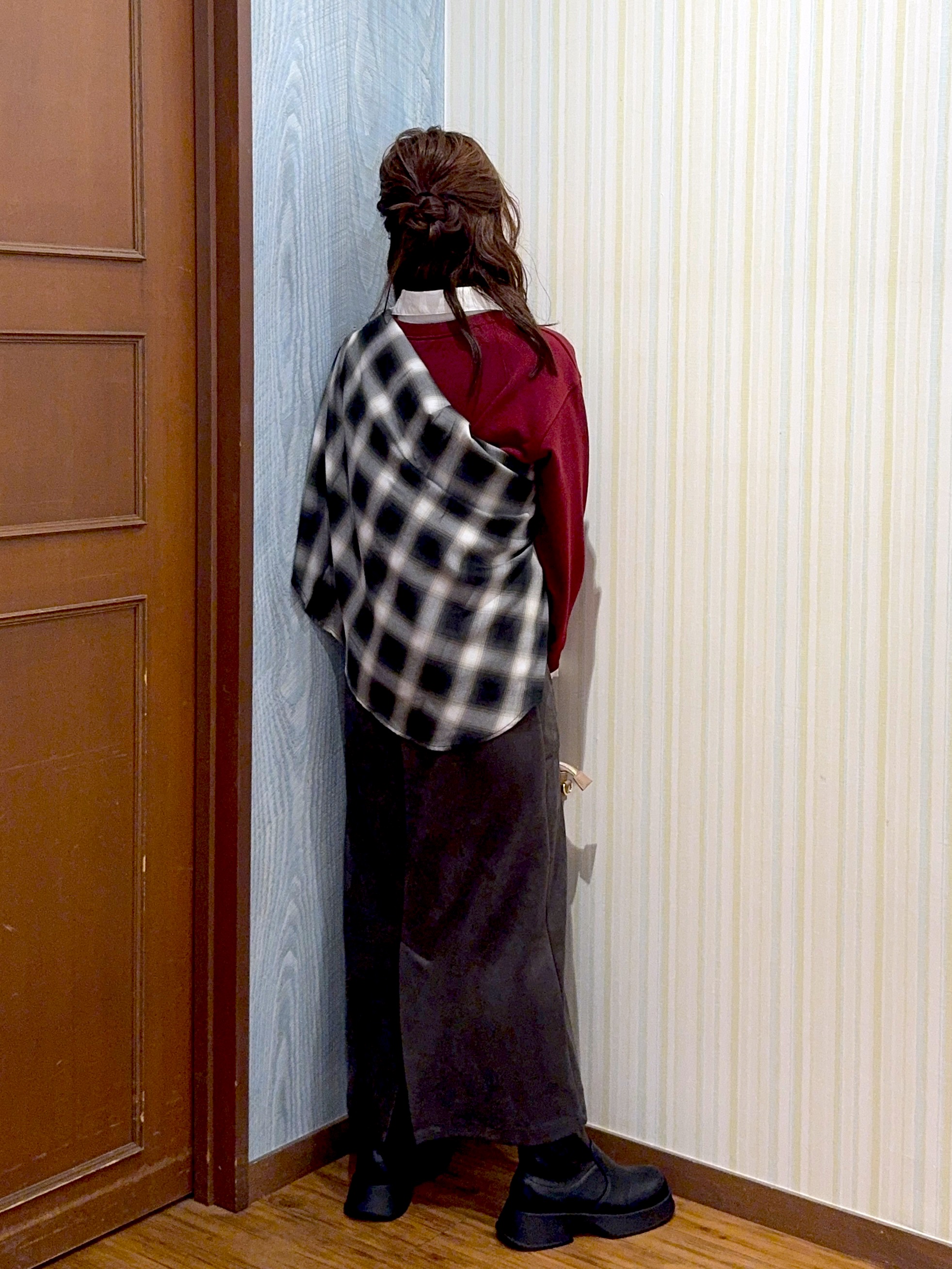 よっしーさんの「SHOO･LA･RUE｜【洗濯後しわになりにくい/S-LL】気分で選ぶ 大人のデイリー使いに ベーシックシャツ」を使ったコーディネート