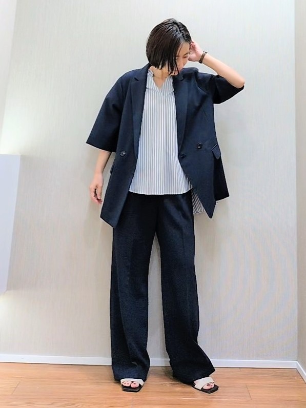 ミズタさんの「UNTITLED｜【秋の通勤羽織/セットアップ可/UVカット】エアリークール半袖ジャケット」を使ったコーディネート