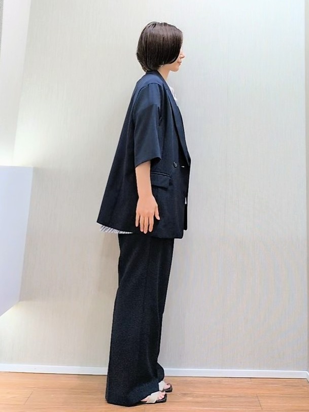 ミズタさんの「UNTITLED｜【秋の通勤羽織/セットアップ可/UVカット】エアリークール半袖ジャケット」を使ったコーディネート