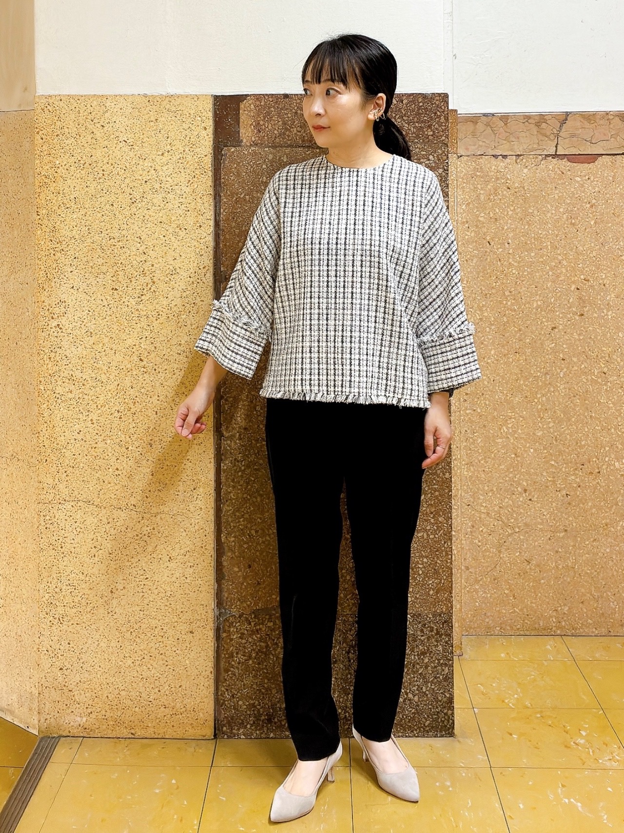 hattoriさんの「INDIVI｜【華やか／1枚でサマになる】上品ツイードブラウス」を使ったコーディネート