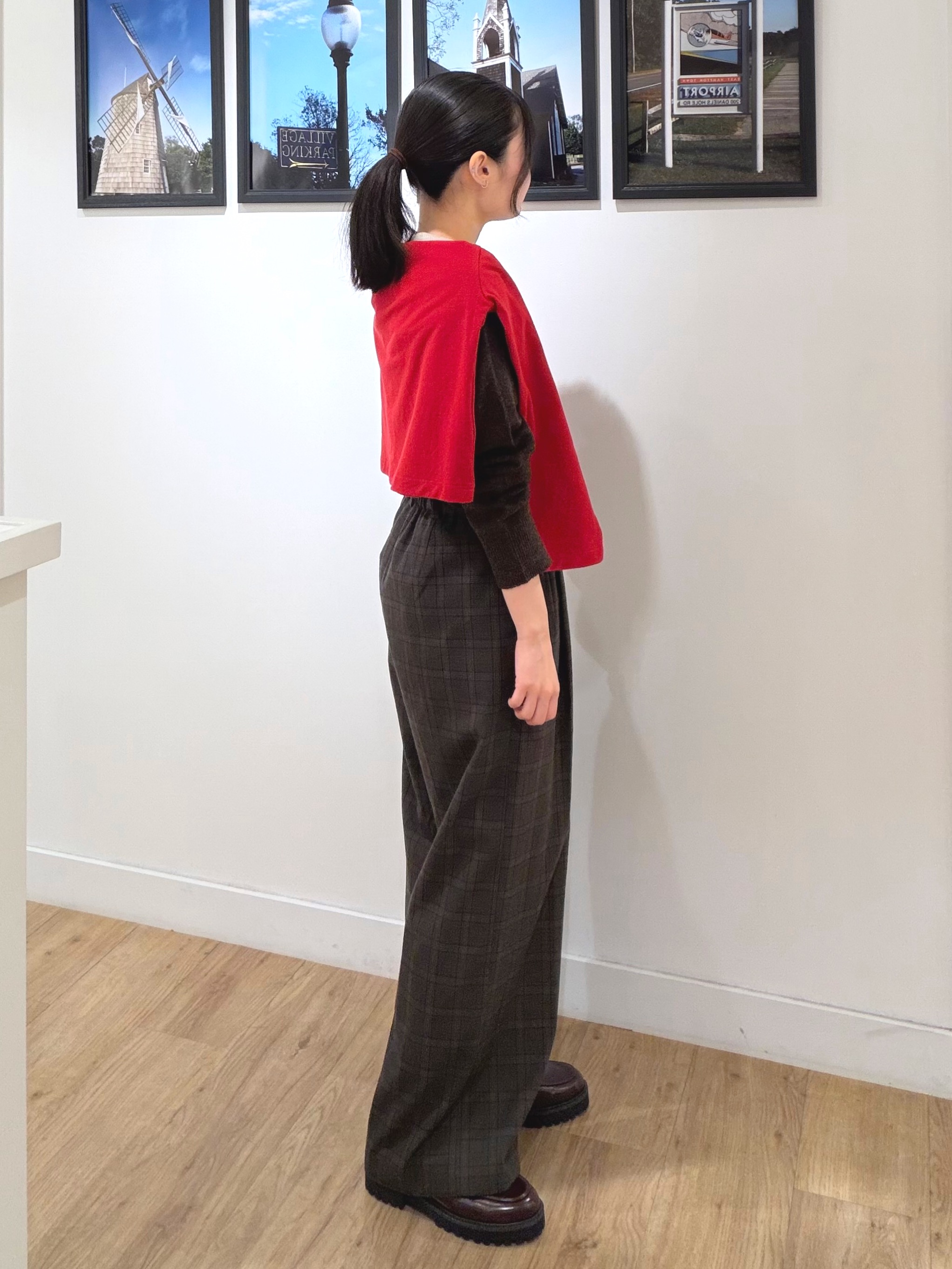 秦美里さんの「Dessin｜【洗える/チクチクしにくい】モヘヤライク バイカラースキッパーポロニット」を使ったコーディネート