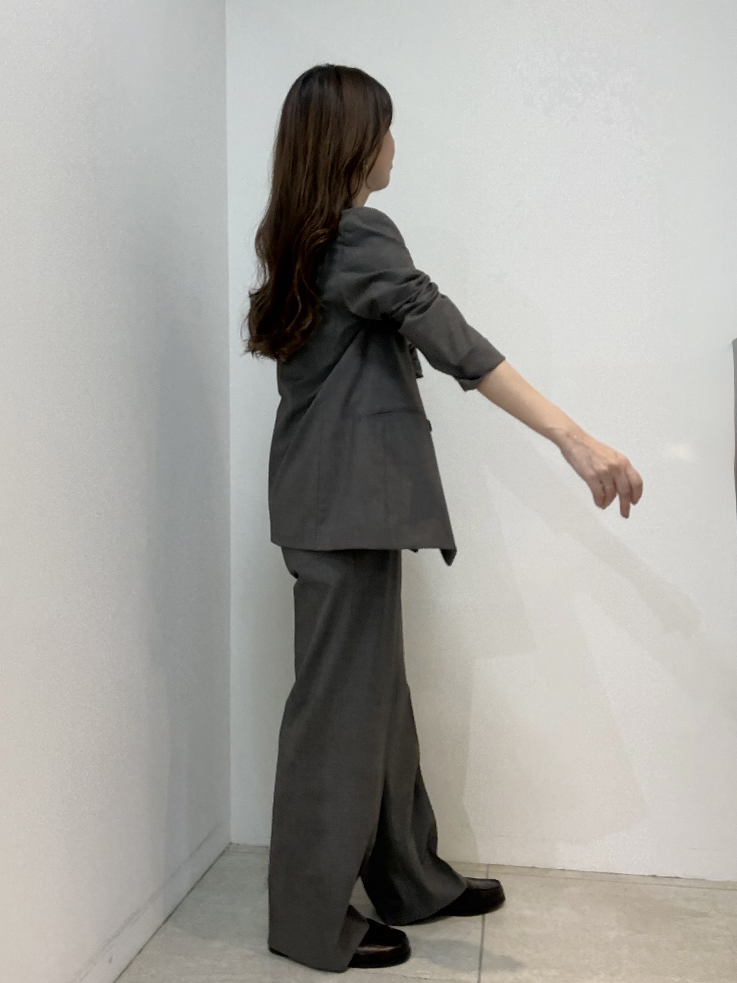 かなえさんの「UNTITLED｜【セットアップ可/秋羽織り/お仕事スーツ】ウールブレンドダブルジャケット」を使ったコーディネート