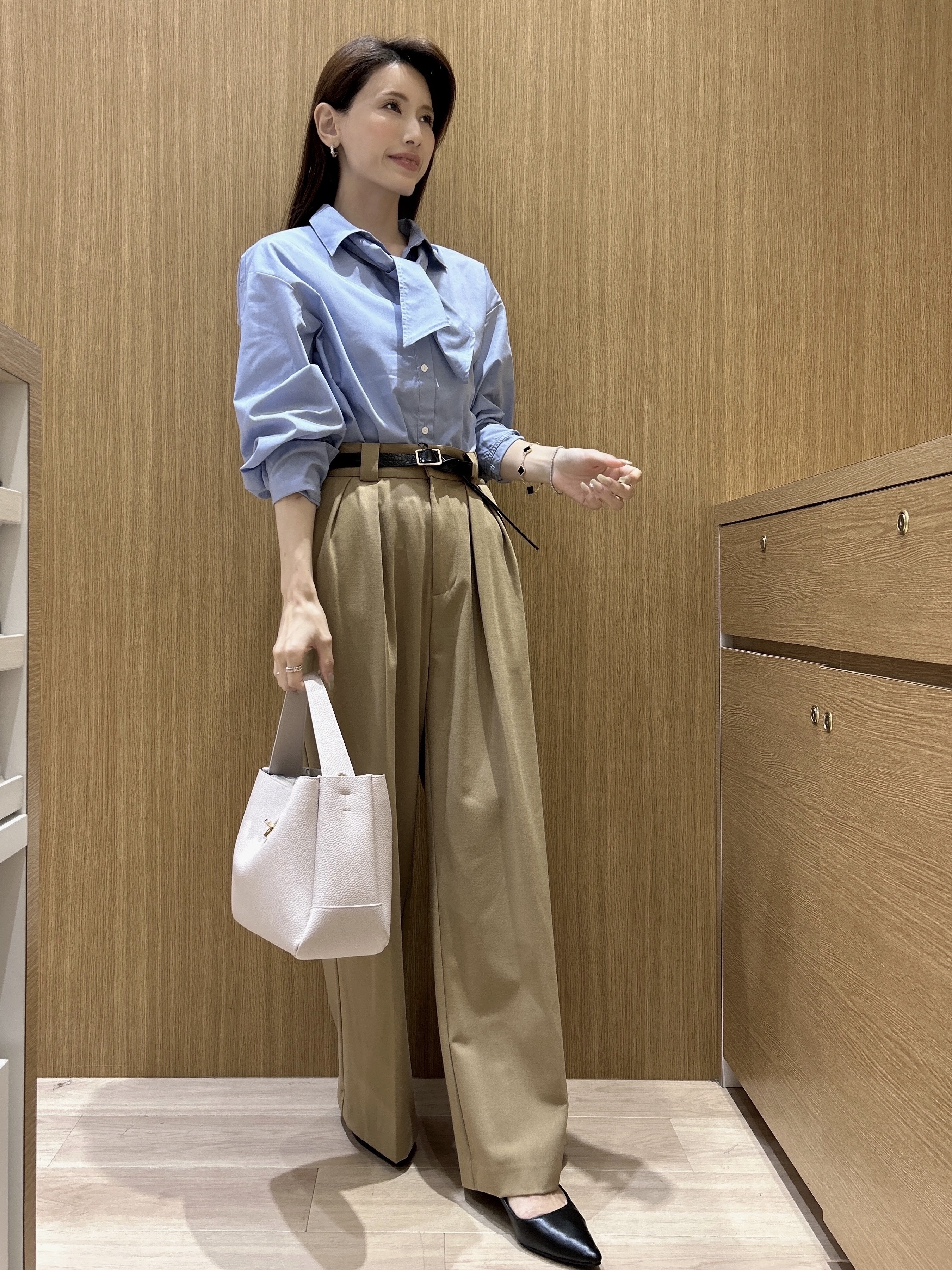maiさんの「OPAQUE.CLIP｜タイデザインシャツ【2WAY／洗濯機OK】」を使ったコーディネート