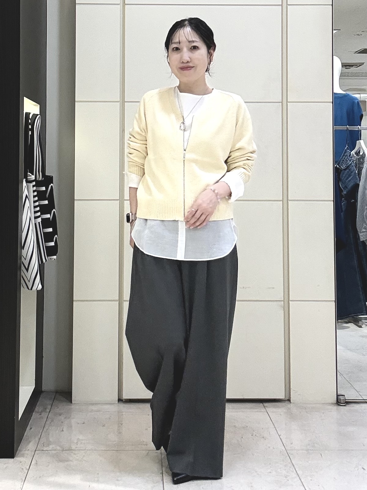 mori.さんの「UNTITLED｜【アンサンブル可/秋羽織り】杢調ジップカーディガン」を使ったコーディネート