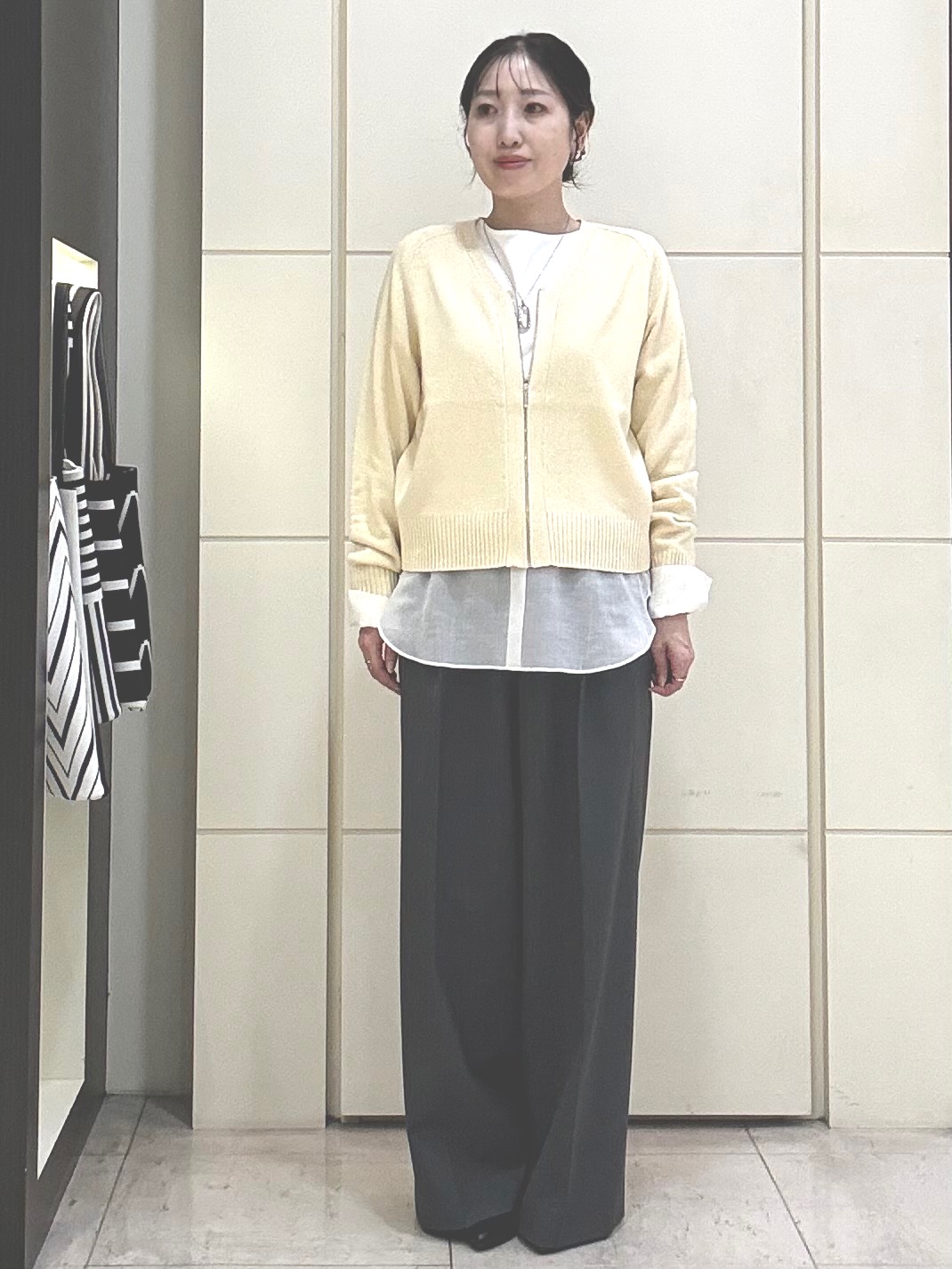 mori.さんの「UNTITLED｜【アンサンブル可/秋羽織り】杢調ジップカーディガン」を使ったコーディネート