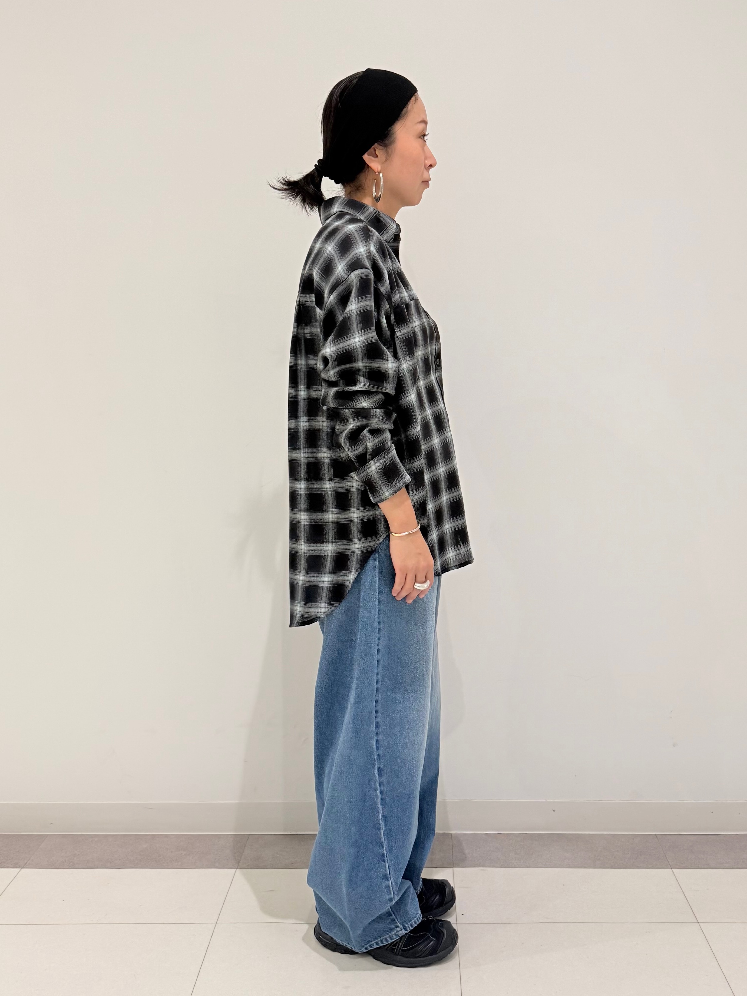 MIYAKAWAさんの「DRESSTERIOR｜【ウォッシャブル】ビエラオンブレチェックシャツ」を使ったコーディネート