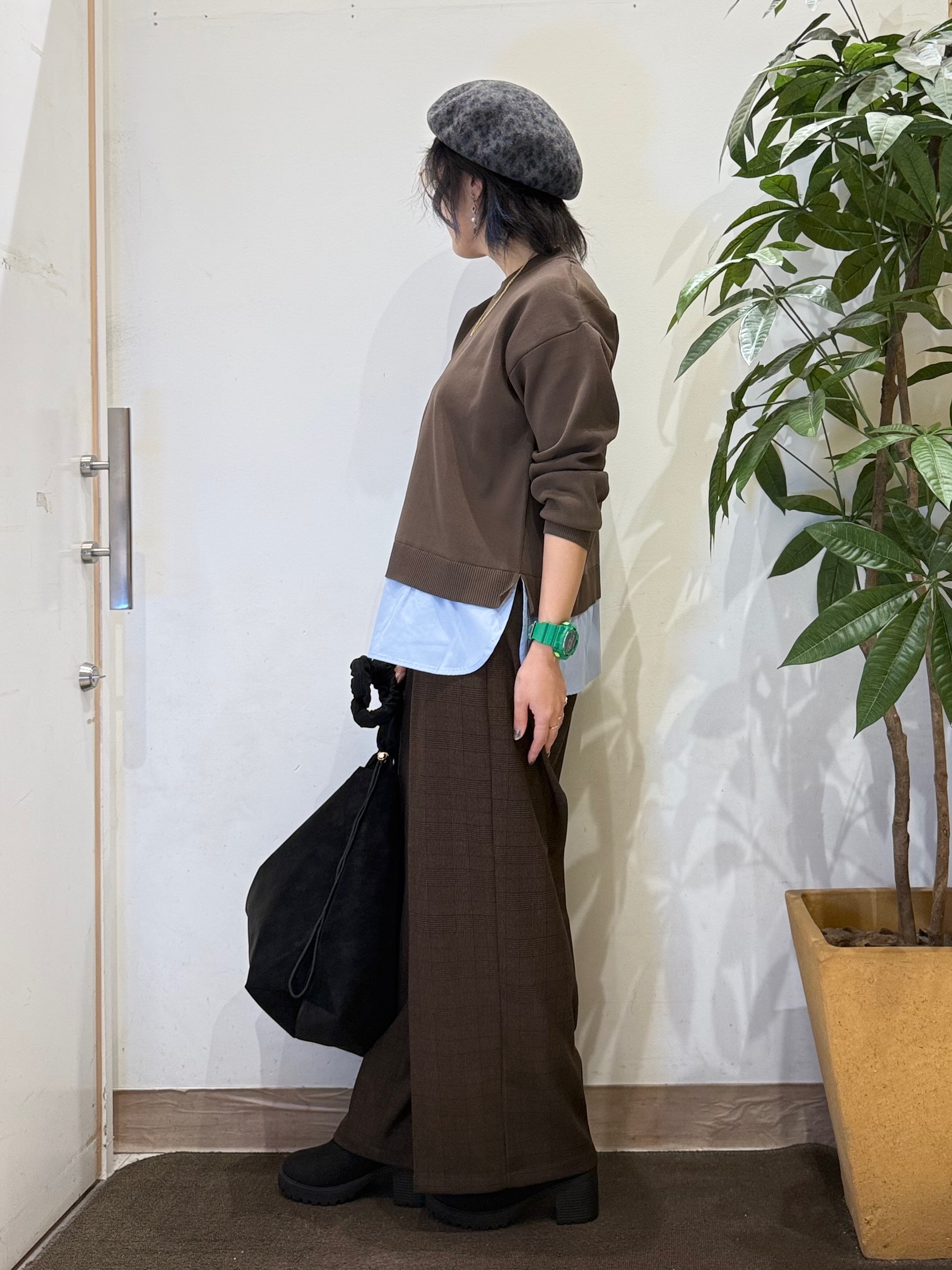 misakiさんの「SHOO･LA･RUE｜【S-LL】着るだけできまる シャツレイヤード風 スポンディッシュニット」を使ったコーディネート