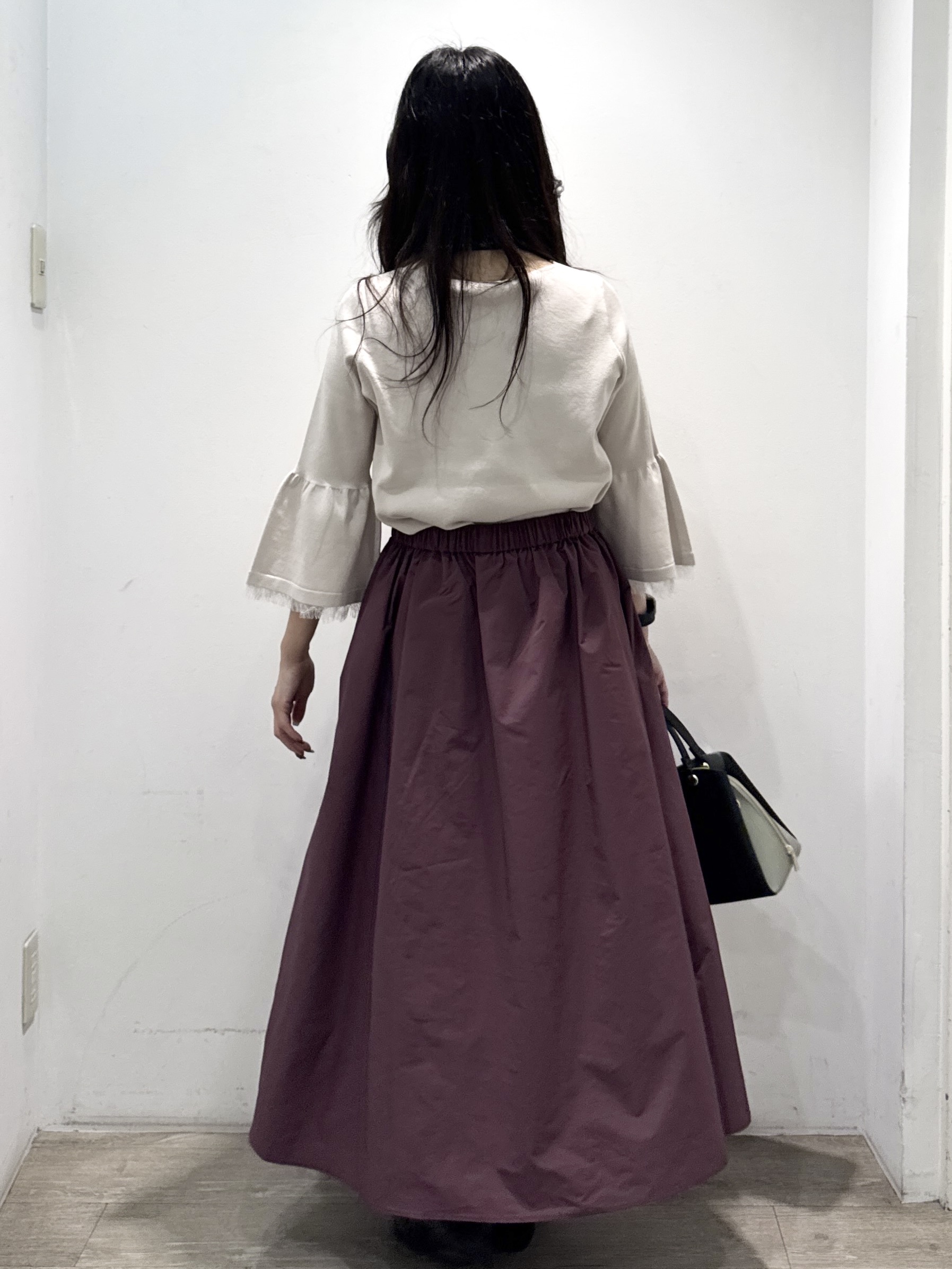 yuicciさんの「OPAQUE.CLIP｜【UVケア】フレアスリーブニット／袖口レースアソート《洗濯機OK／遮熱性》」を使ったコーディネート
