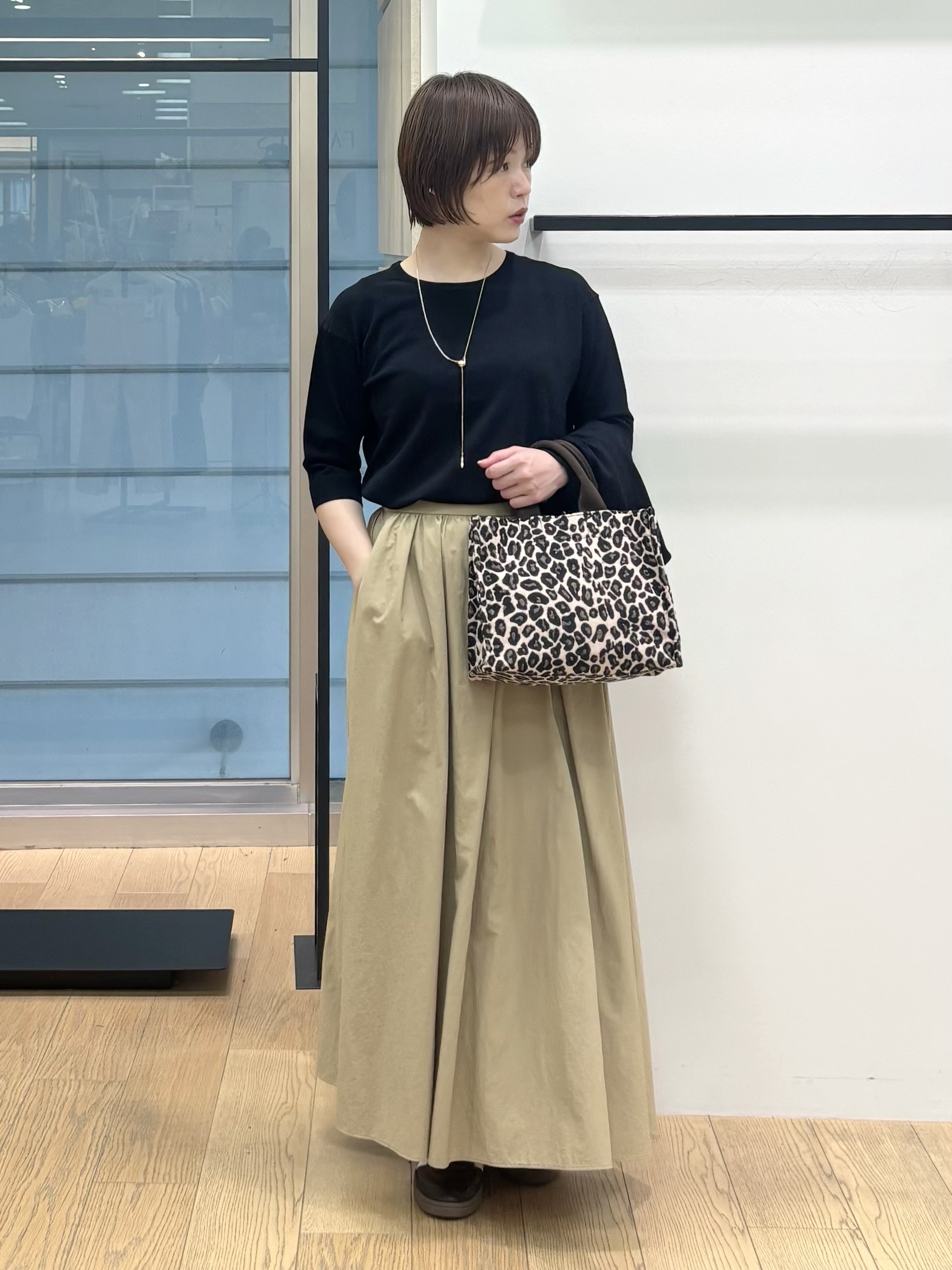 asamiさんの「INDIVI｜【2点セット】5分袖ニット＆カーディガン きれいめアンサンブルニット」を使ったコーディネート