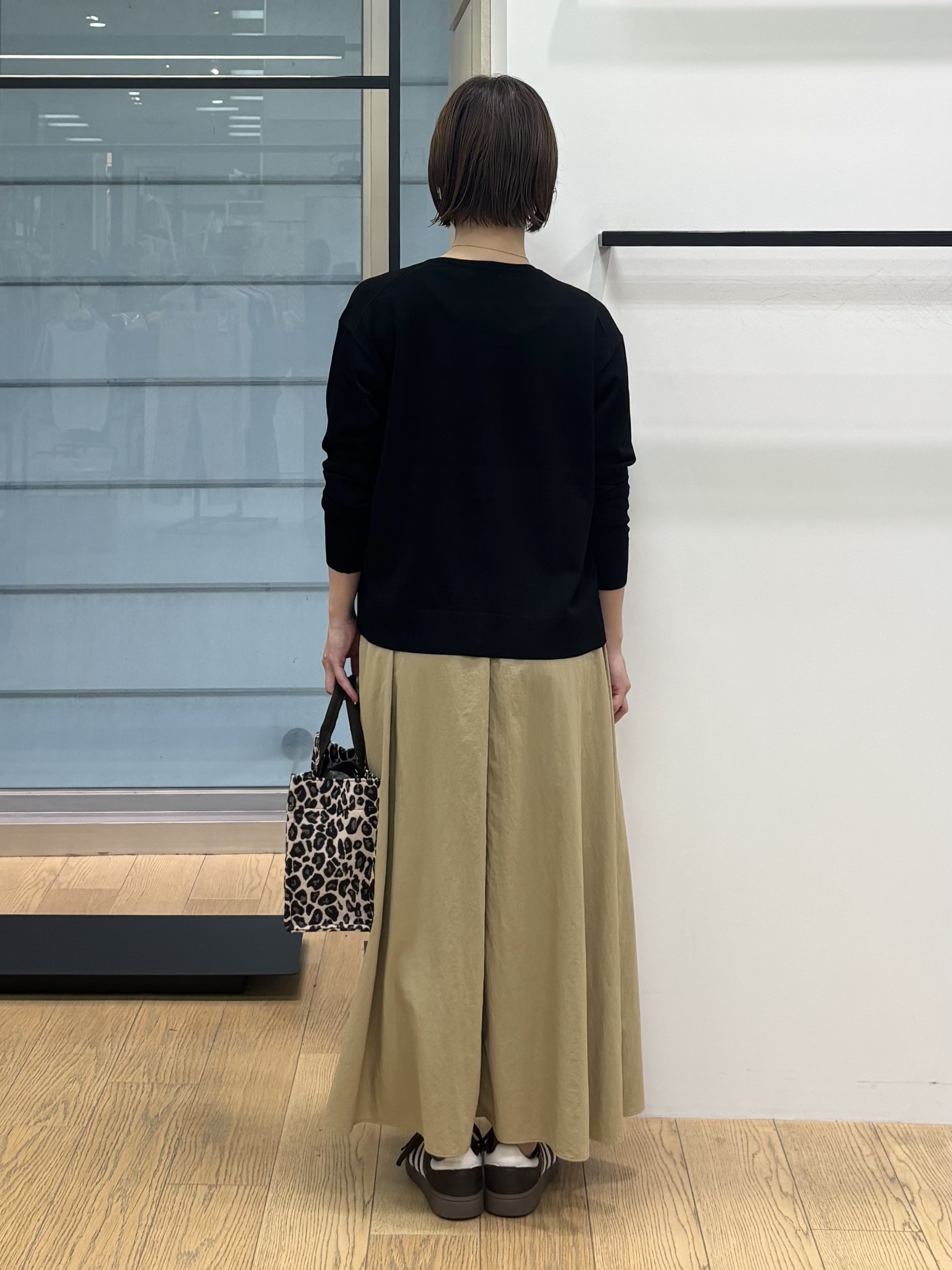 asamiさんの「INDIVI｜【2点セット】5分袖ニット＆カーディガン きれいめアンサンブルニット」を使ったコーディネート