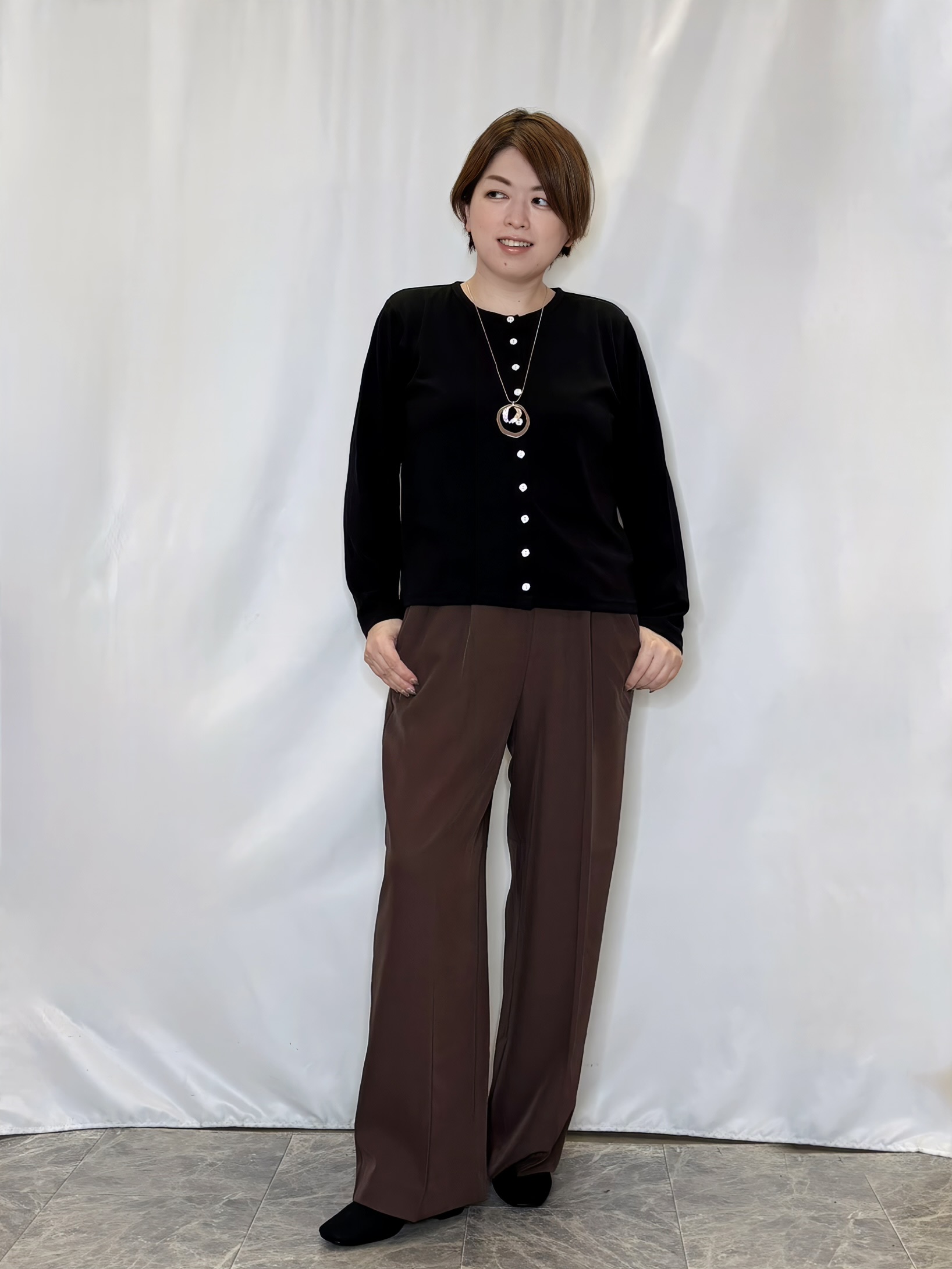 たみさんの「SHOO･LA･RUE｜【UV/S-LL/洗濯機可】多ボタンがポイント クルーネックカーディガン」を使ったコーディネート