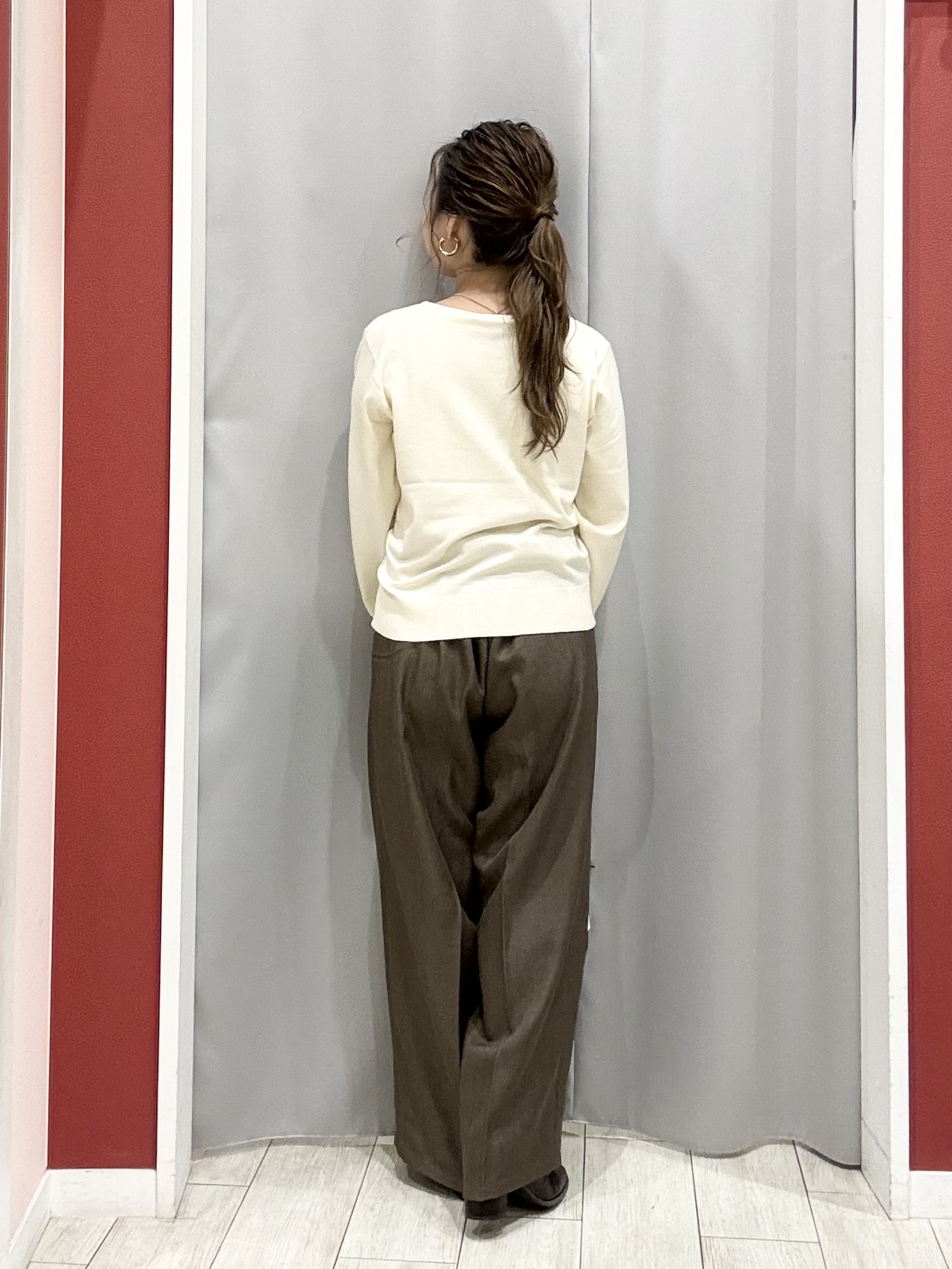 shioさんの「SHOO･LA･RUE｜【2点セット／着方いろいろ】ビスチェ&times;センタープレスパンツ セットアップ」を使ったコーディネート