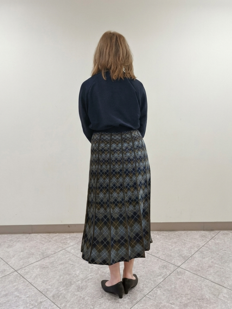 S.xuliさんの「Reflect｜タックデザイン ラグランスリーブブラウス」を使ったコーディネート