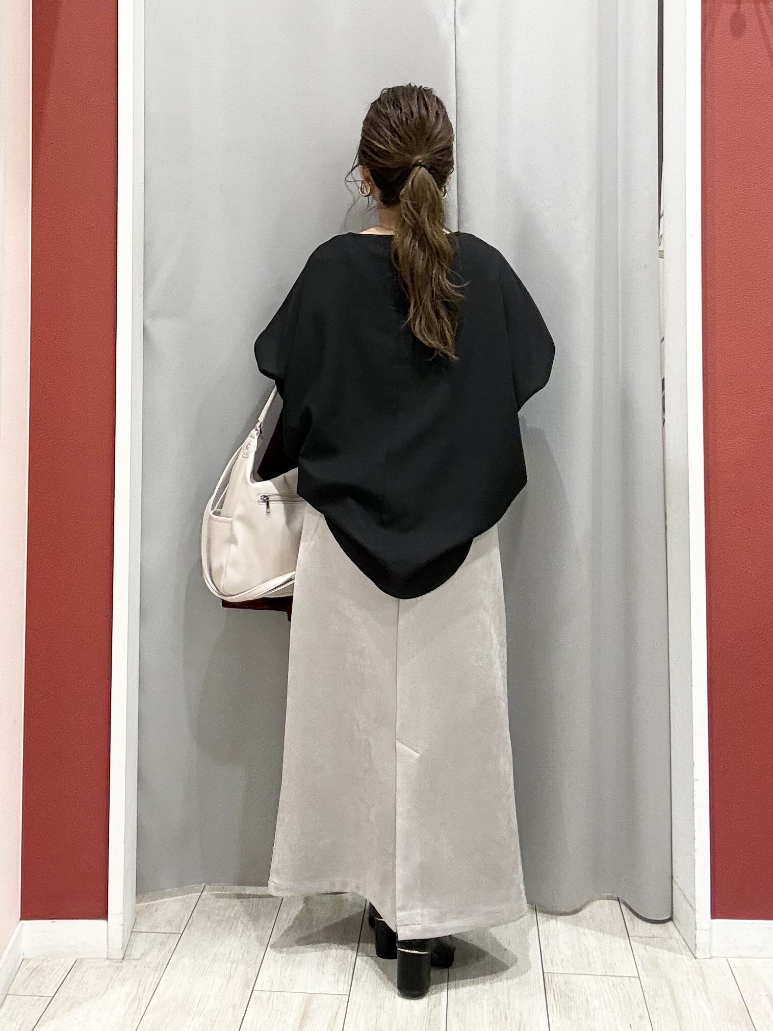 shioさんの「SHOO･LA･RUE｜【着丈選べる/洗濯後しわになりにくい】インせず着られる ドルマンブラウス」を使ったコーディネート