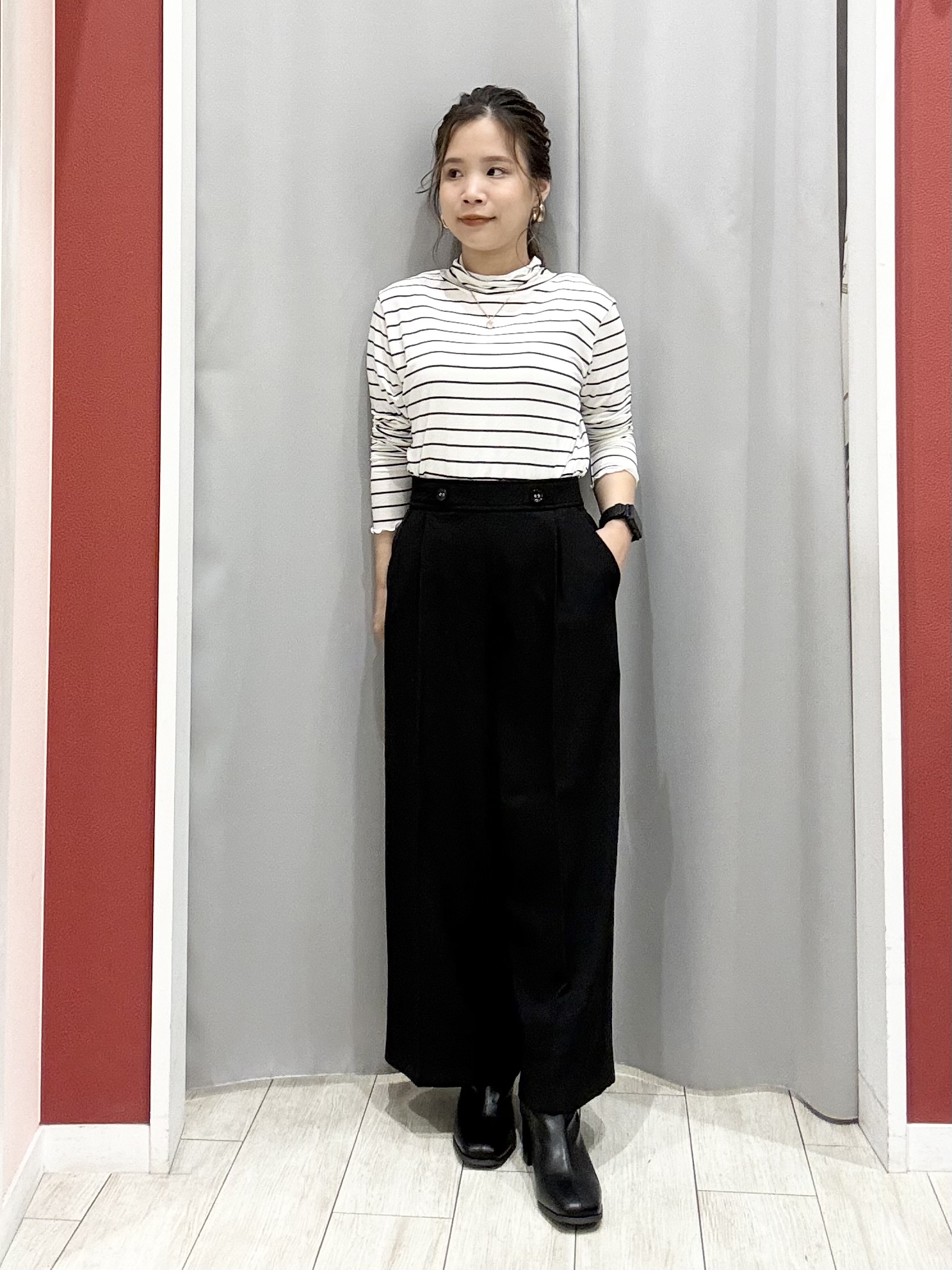 shioさんの「SHOO･LA･RUE｜【S-LL/撥水】ゴールドパーツで女性らしく ギャザーブルゾン」を使ったコーディネート