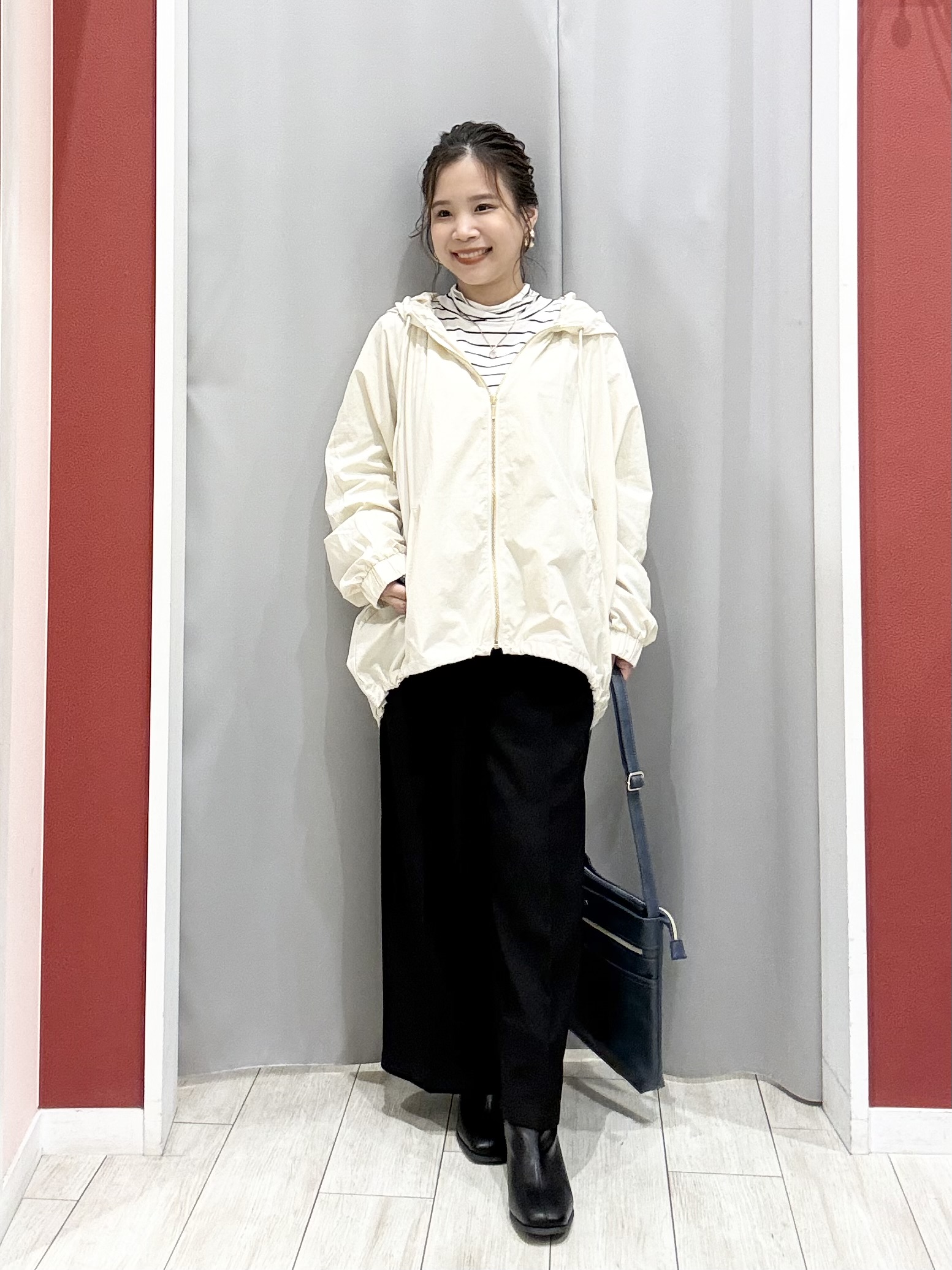 shioさんの「SHOO･LA･RUE｜【S-LL/撥水】ゴールドパーツで女性らしく ギャザーブルゾン」を使ったコーディネート
