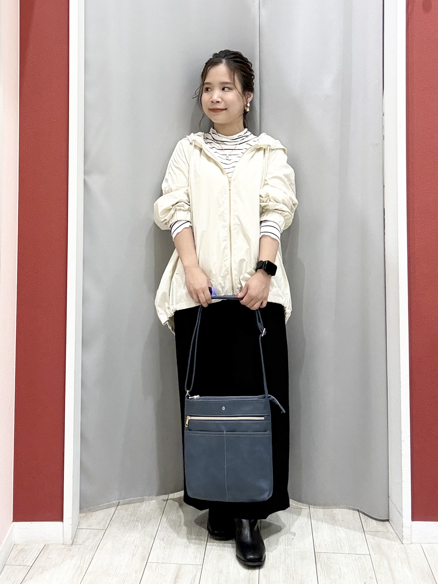 shioさんの「SHOO･LA･RUE｜【S-LL/撥水】ゴールドパーツで女性らしく ギャザーブルゾン」を使ったコーディネート