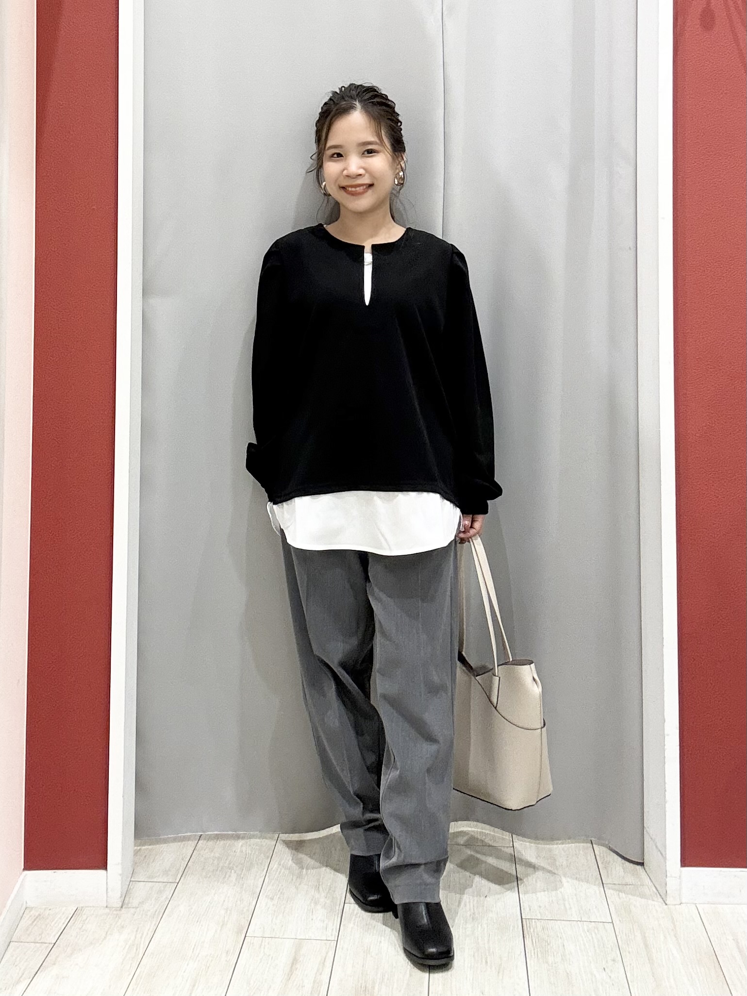shioさんの「SHOO･LA･RUE｜【S-LL/洗濯機可】1枚で完成 アクセいらずのレイヤード風ブラウス」を使ったコーディネート