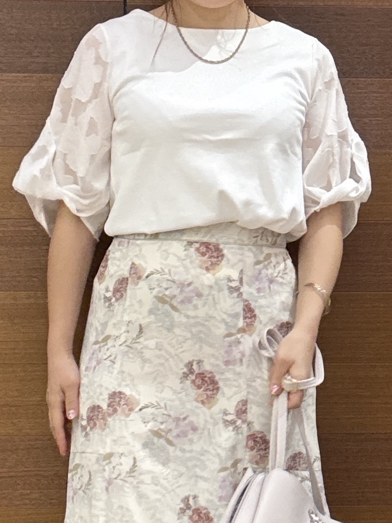 maichiさんの「OPAQUE.CLIP｜花柄ジャカード５分袖トップス《接触冷感／UVケア／洗濯機OK》」を使ったコーディネート