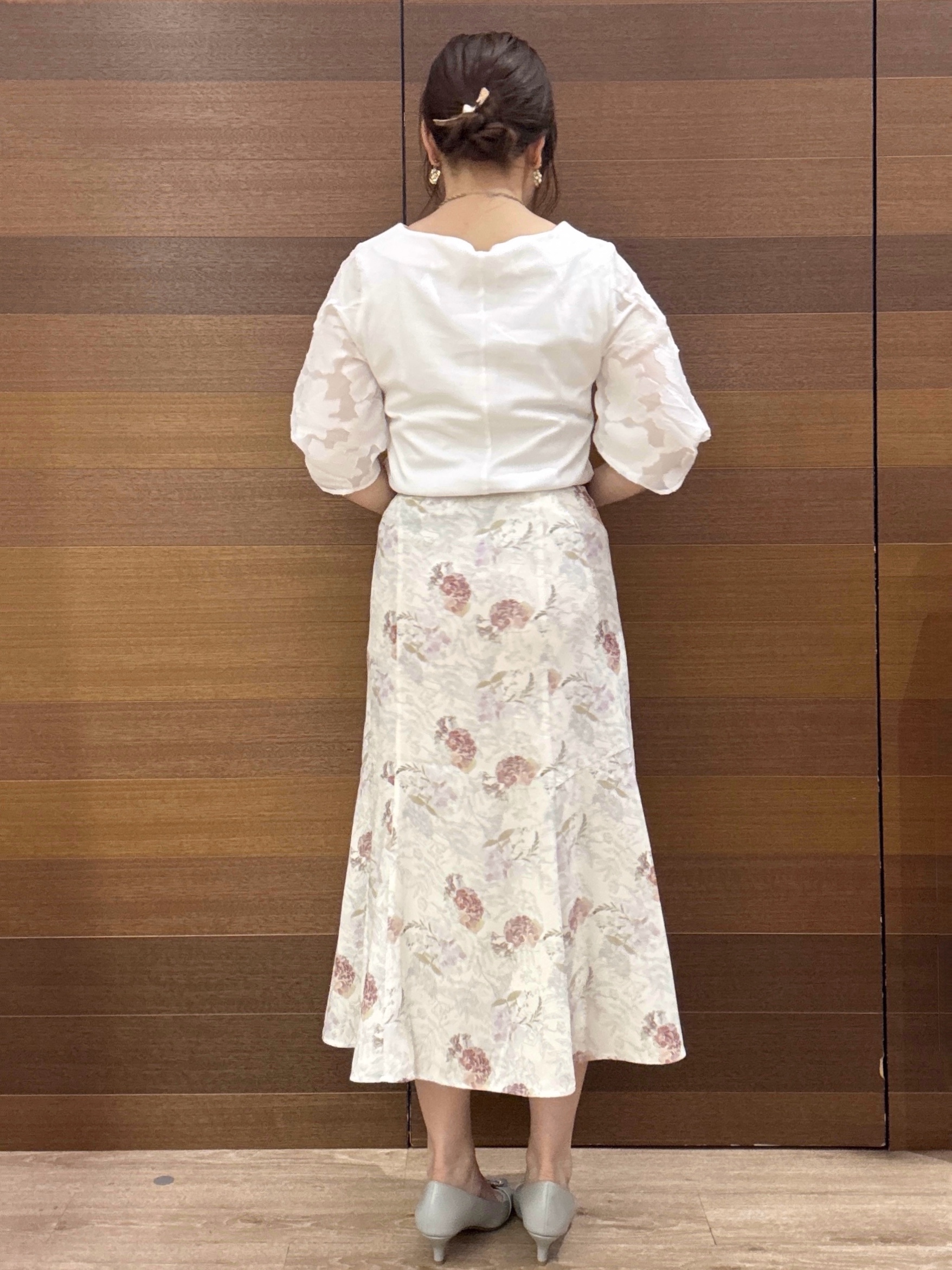 maichiさんの「OPAQUE.CLIP｜花柄ジャカード５分袖トップス《接触冷感／UVケア／洗濯機OK》」を使ったコーディネート