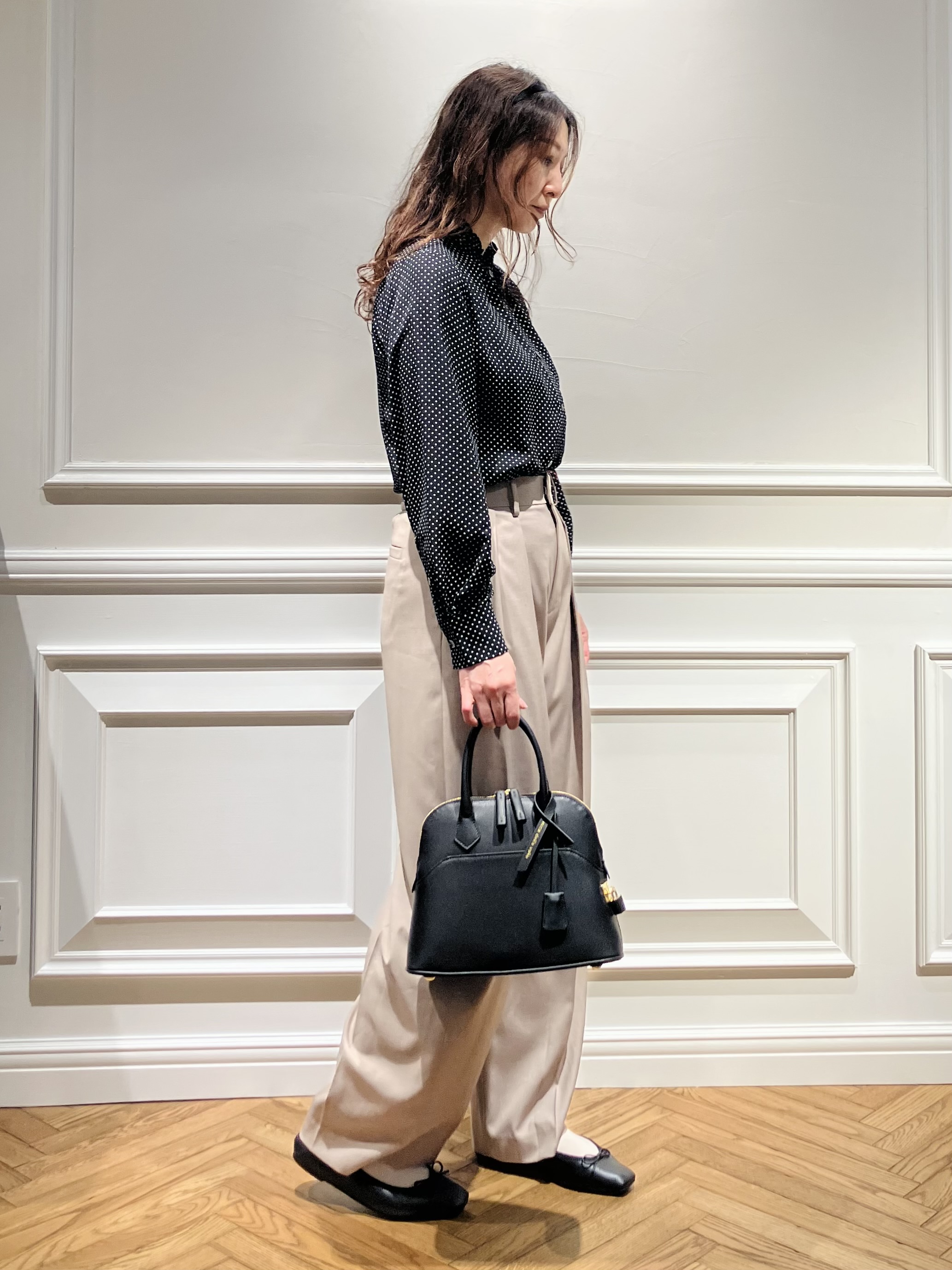 TSUKUIさんの「DRESSTERIOR｜スタンドフリル ドットシャツ」を使ったコーディネート