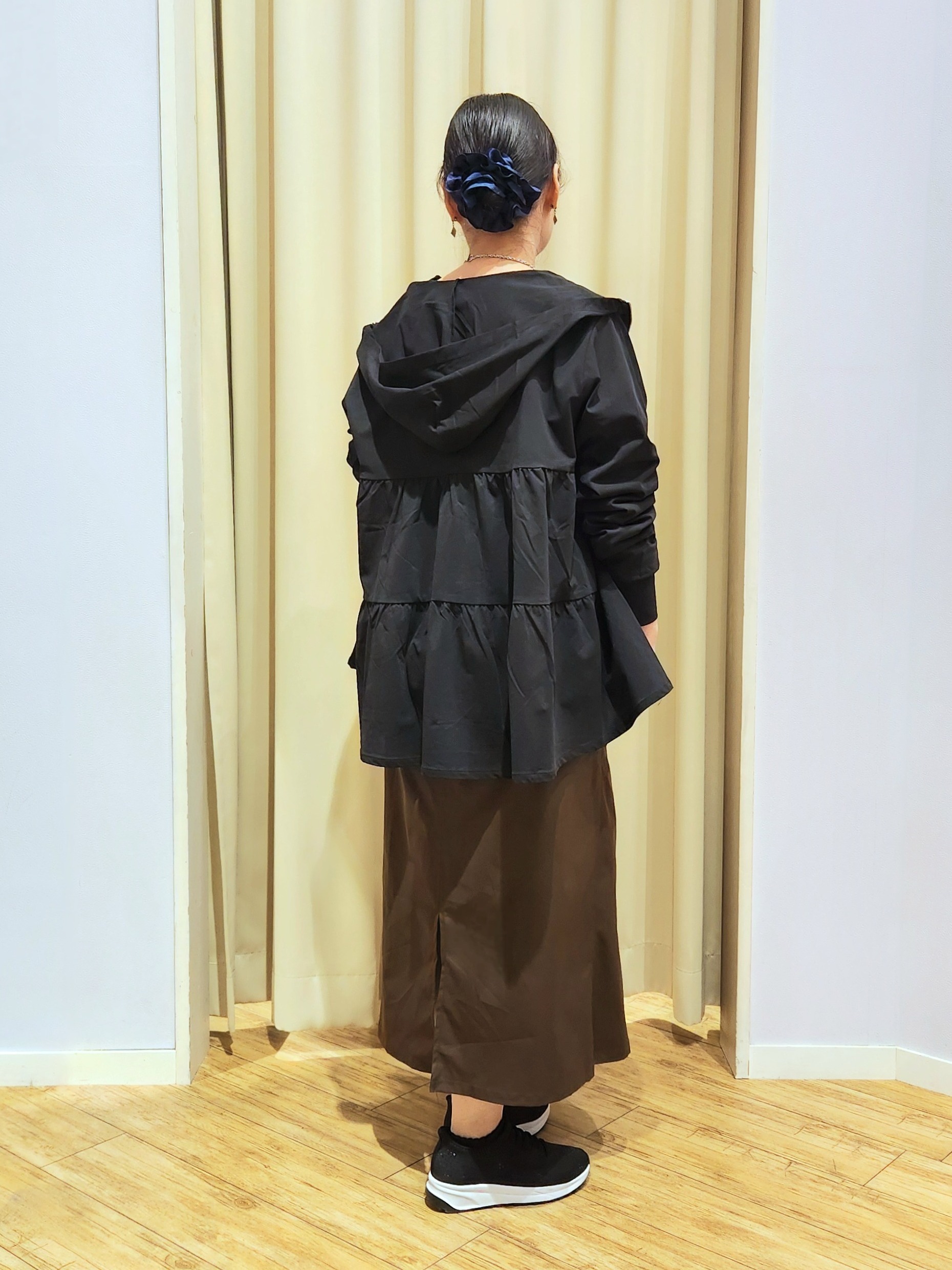 くまさんの「SHOO･LA･RUE｜【洗濯機可/S-LL/UV】さりげない甘さをプラスする ティアードパーカー」を使ったコーディネート