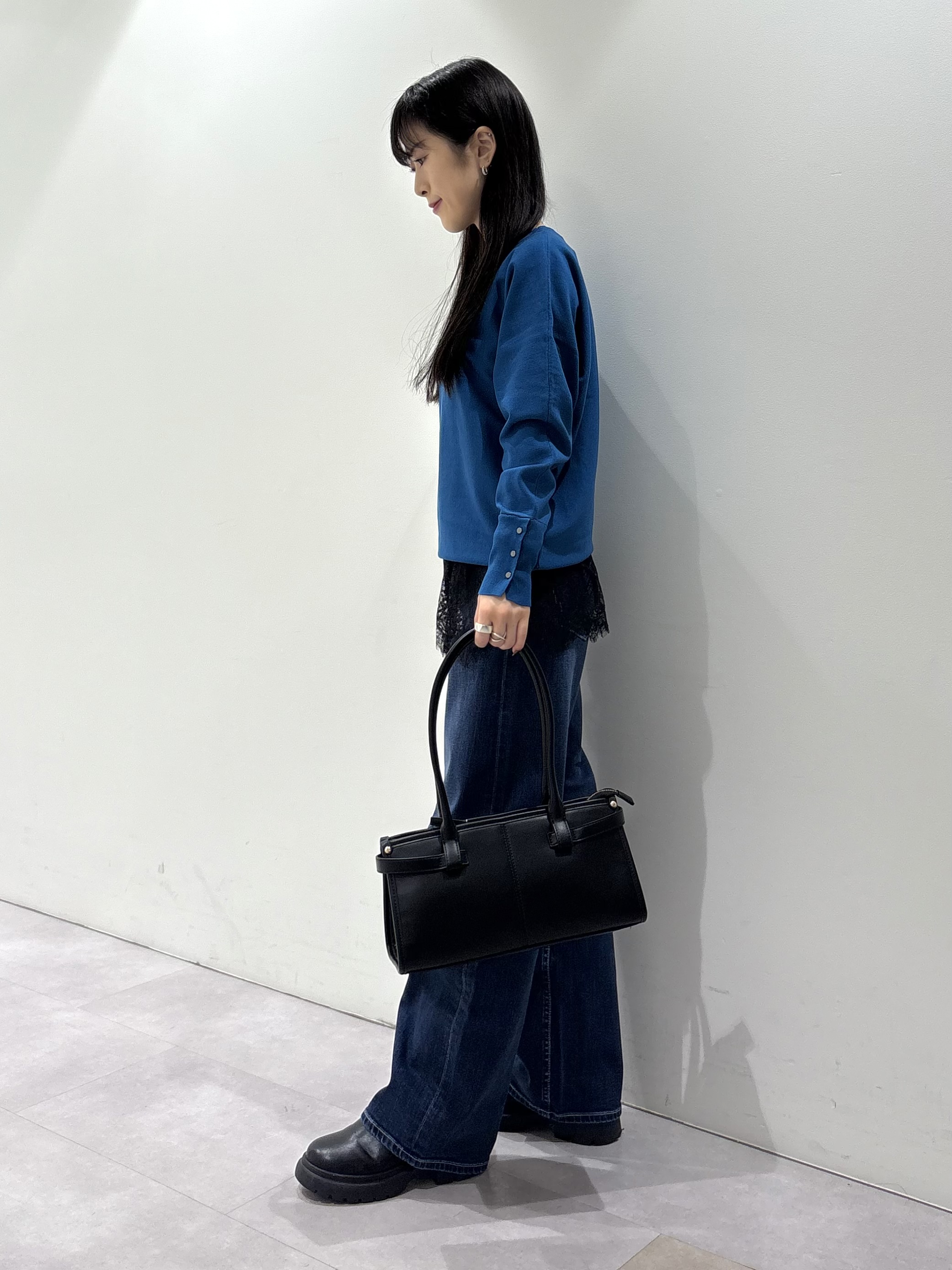 KEIKOさんの「INDIVI｜【選べる6色／ストレッチ◎】きれいめドルマンスリーブニット」を使ったコーディネート