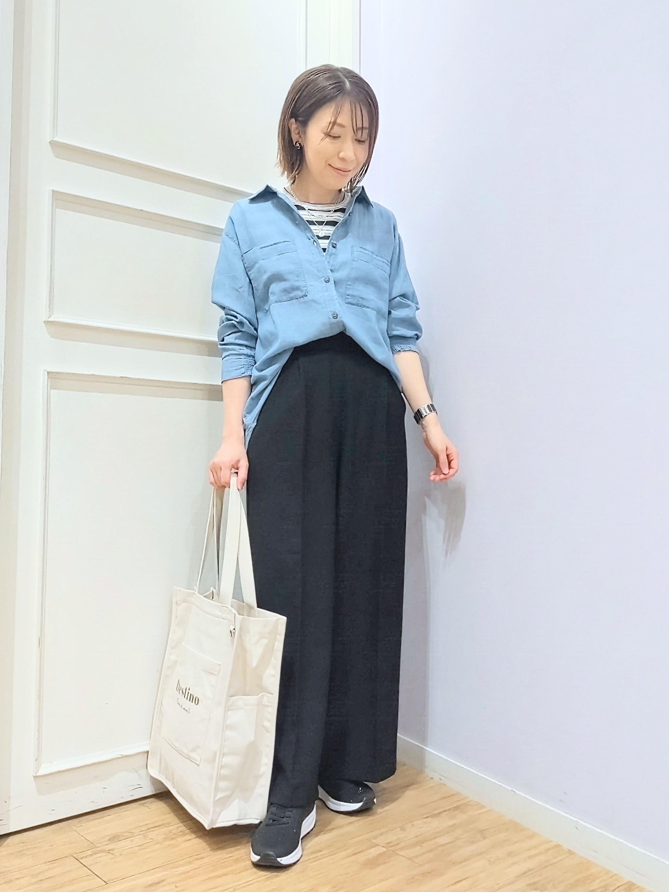 miomioさんの「SHOO･LA･RUE｜【2点セット/洗濯機可】マルチボーダーTシャツ+カーディガン」を使ったコーディネート
