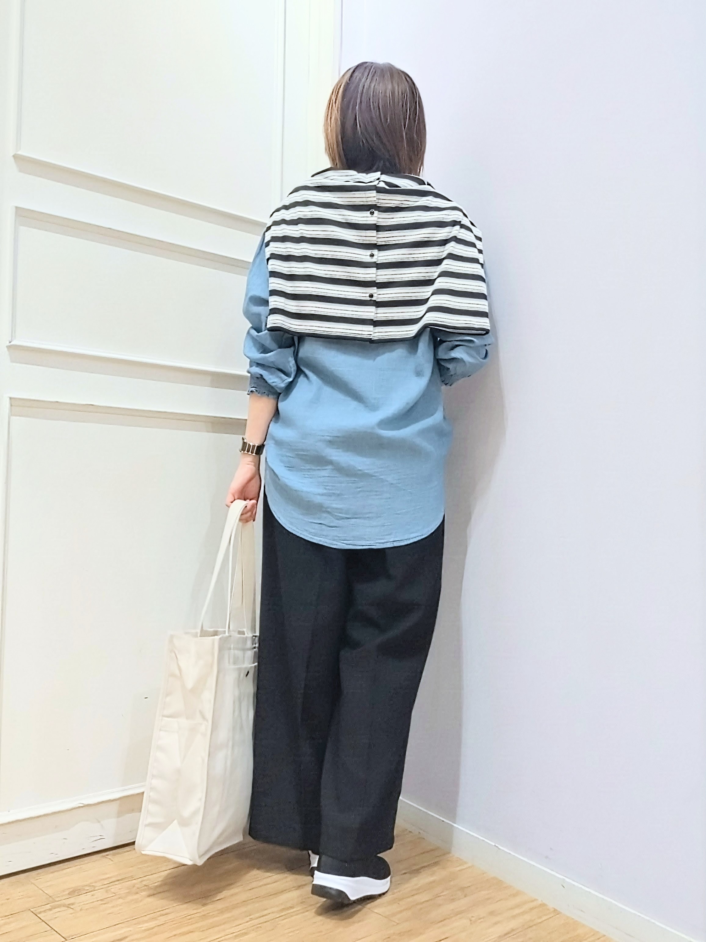 miomioさんの「SHOO･LA･RUE｜【2点セット/洗濯機可】マルチボーダーTシャツ+カーディガン」を使ったコーディネート