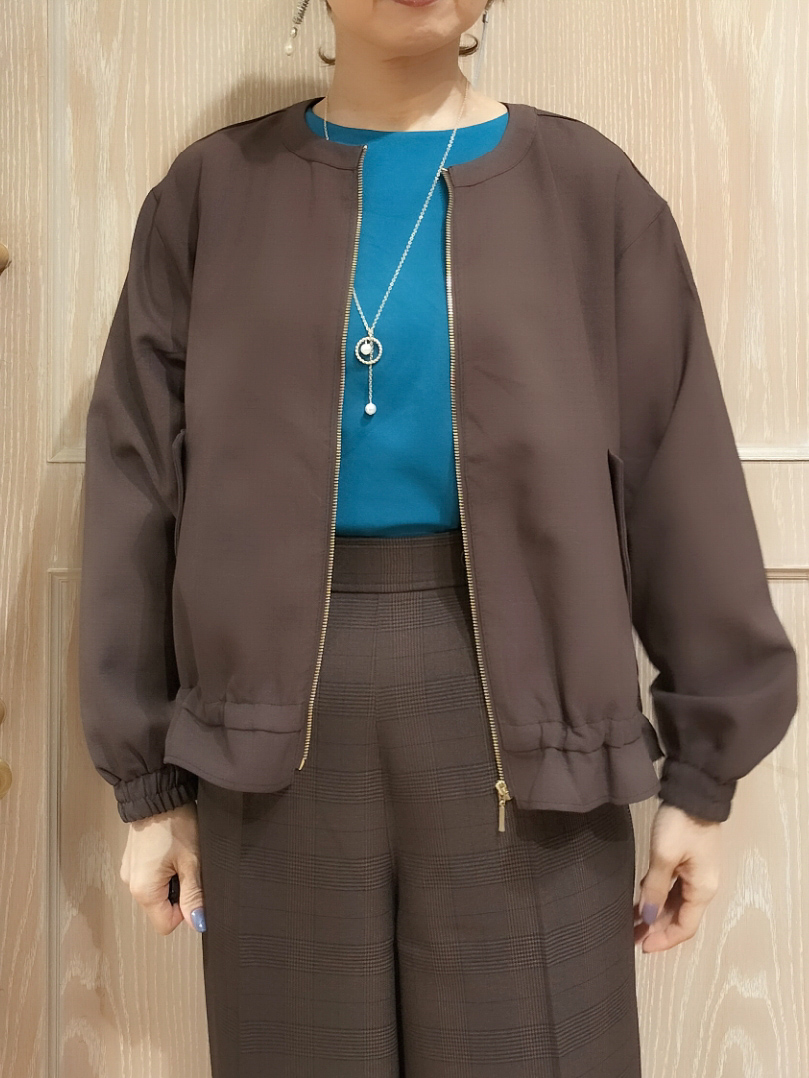 YUKIさんの「SHOO･LA･RUE｜【洗濯後しわになりにくい/S-LL】裾ドロストフリルブルゾン」を使ったコーディネート
