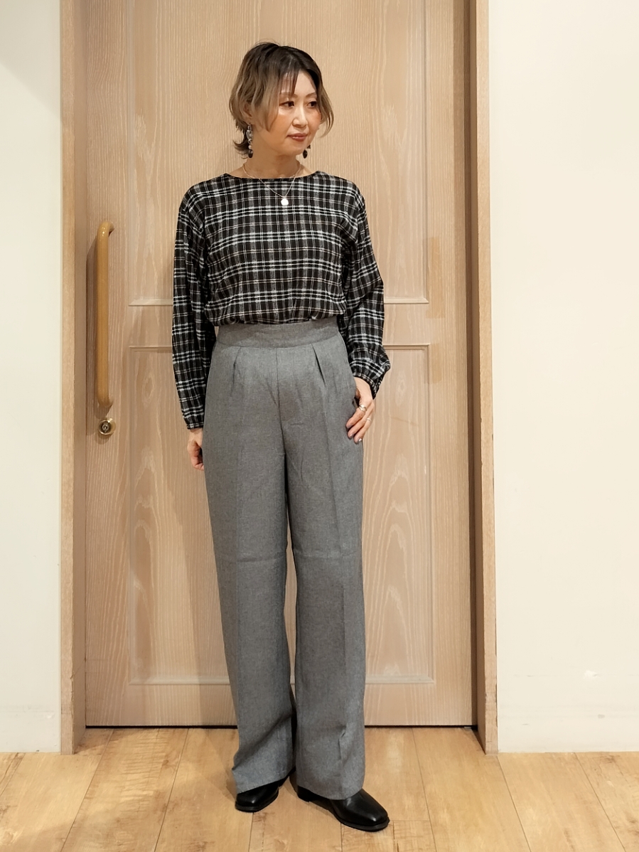 YUKIさんの「SHOO･LA･RUE｜【洗濯機可/S-LL】ブラウス見え叶う。カット楊柳アソートトップス」を使ったコーディネート