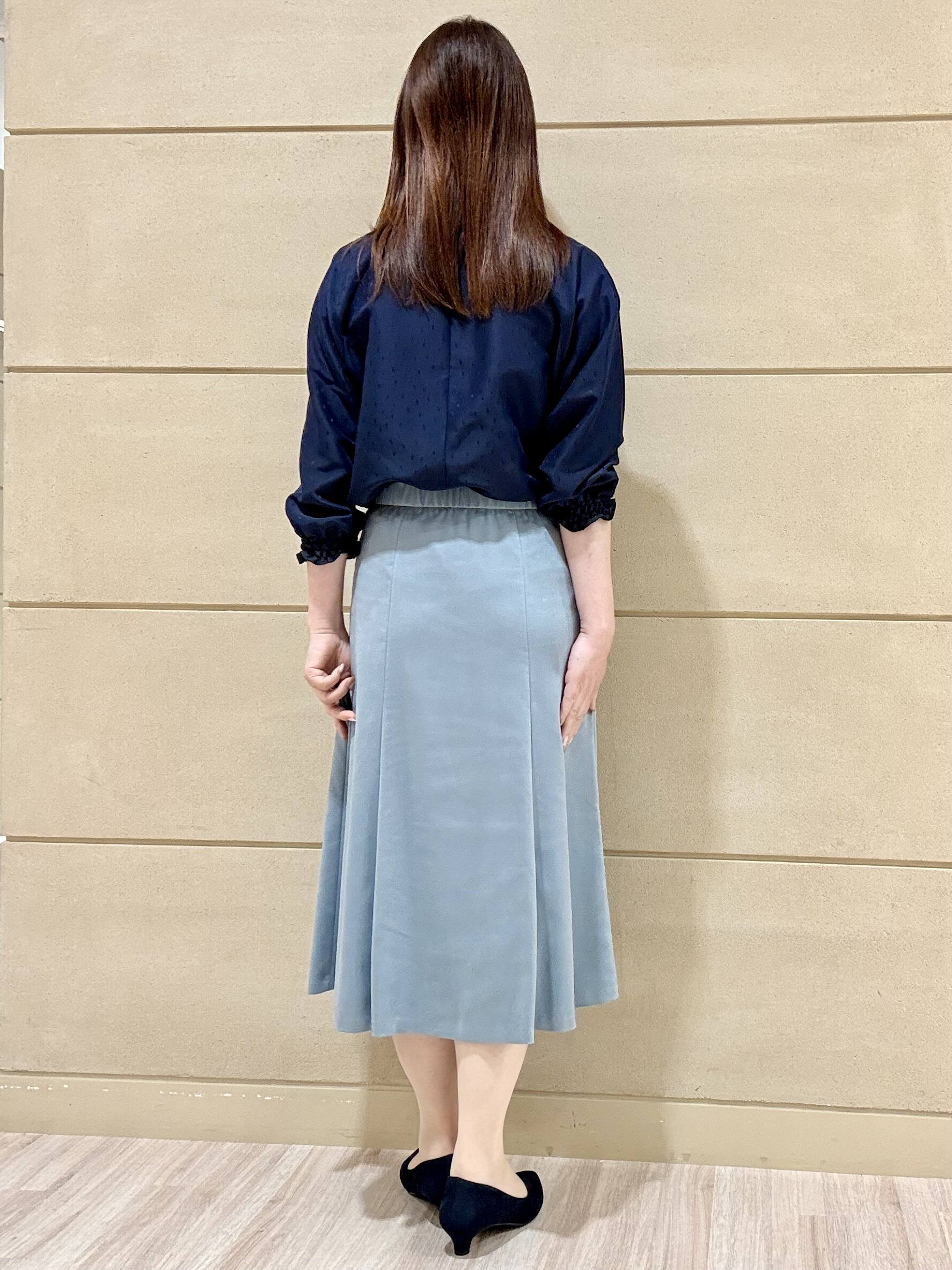 Marさんの「Reflect｜タックデザイン ラグランスリーブブラウス」を使ったコーディネート
