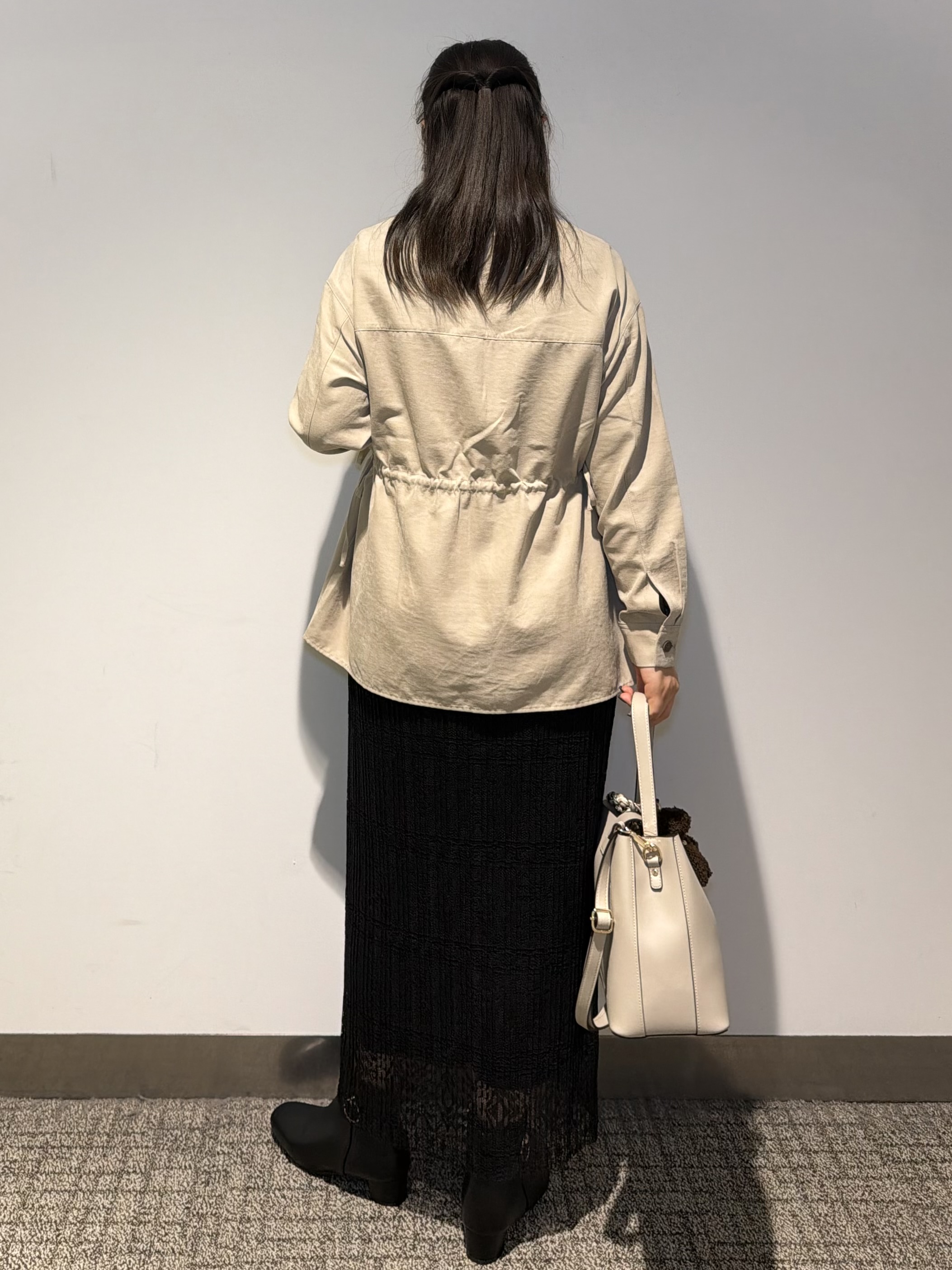 みーさんの「grove｜【羽織りでも、1枚着でも】スエードライクドロストシャツ」を使ったコーディネート
