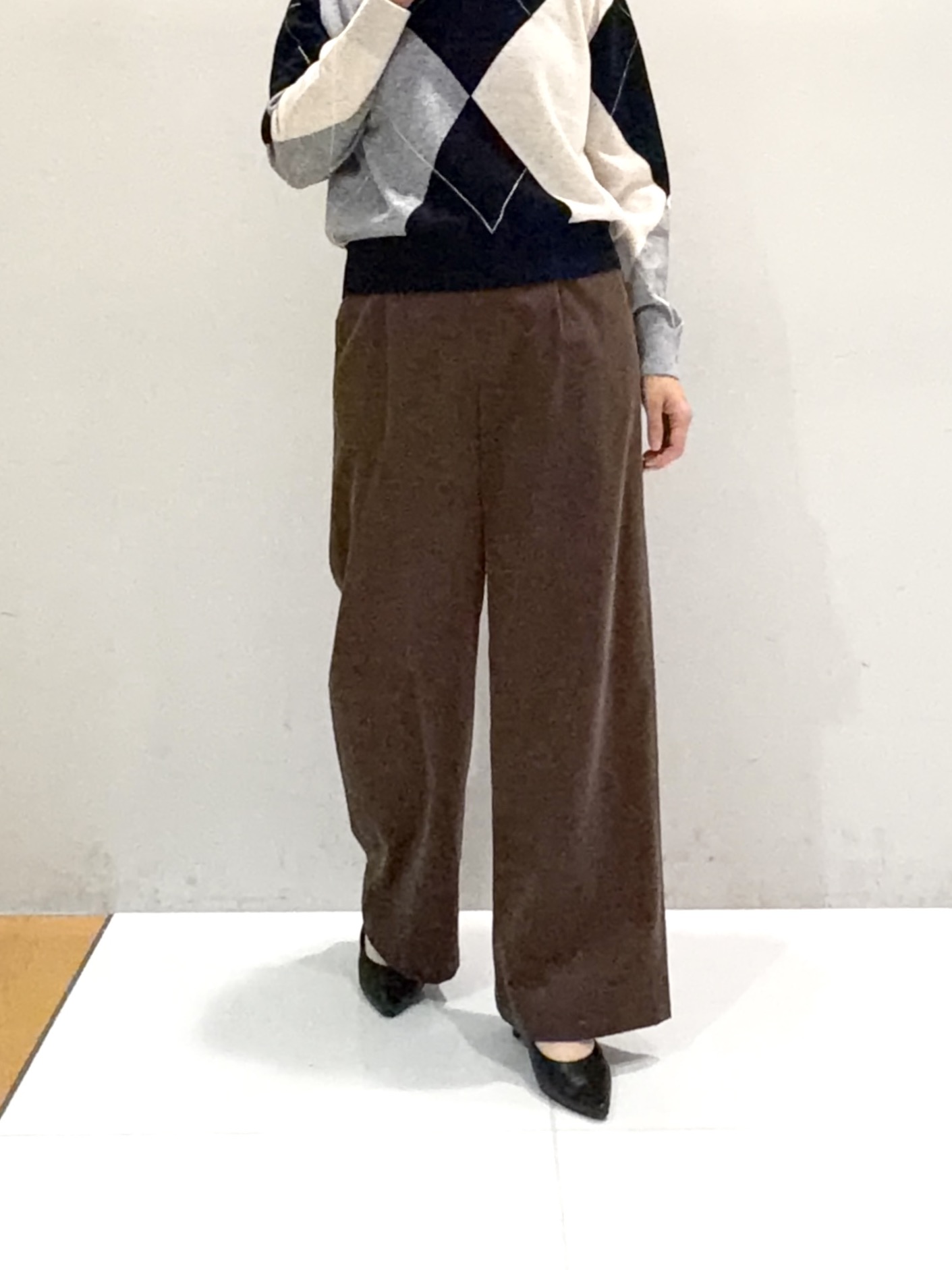 murayamaさんの「INDIVI｜【大人コーデュロイ／SETUP可】ソフトセミワイドパンツ」を使ったコーディネート