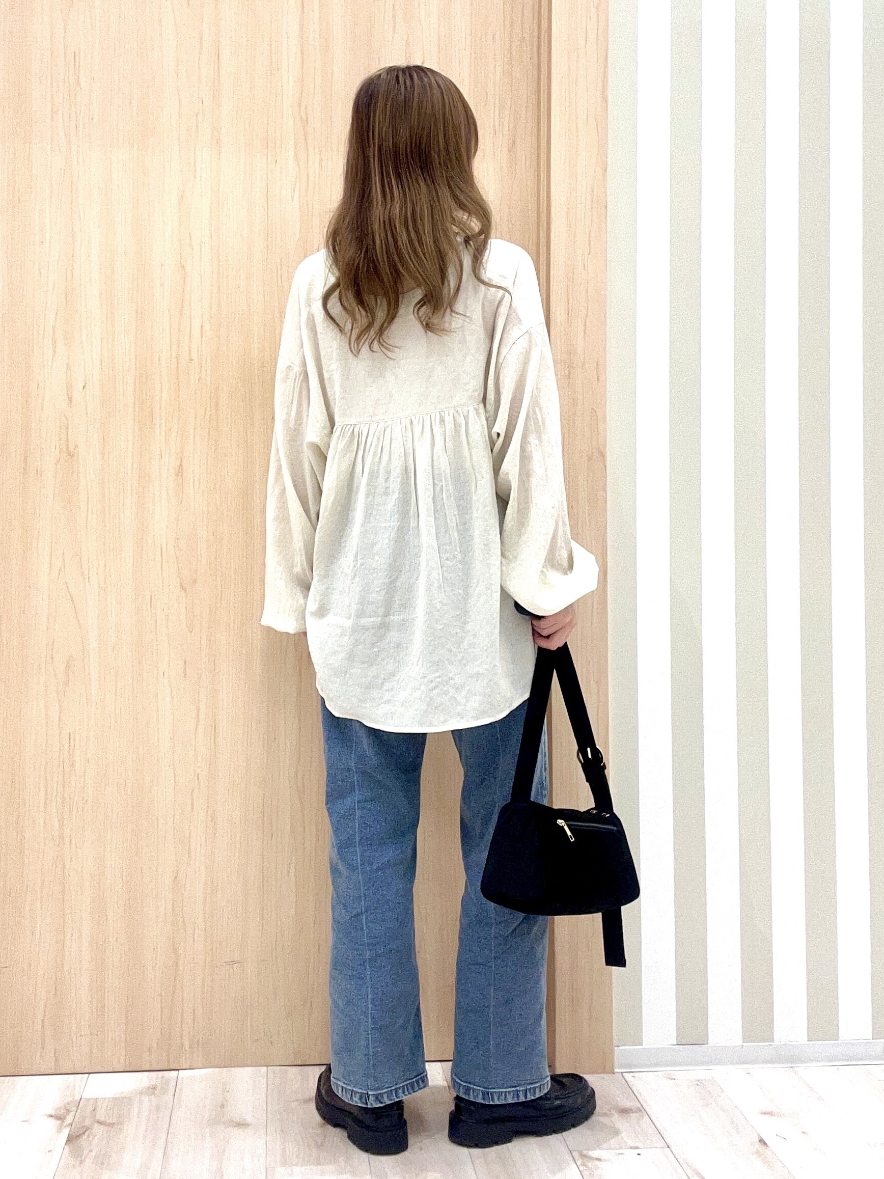 ririさんの「SHOO･LA･RUE｜【S-LL/洗濯機可】着痩せシルエット シャーリングシャツカーディガン」を使ったコーディネート