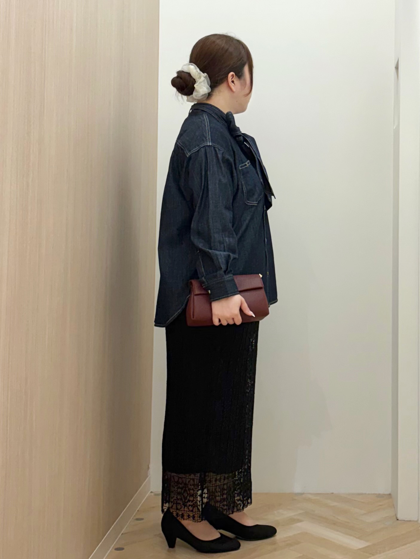 akariさんの「grove｜【Lee&times;grove別注】DENIM BOWTIE SHIRTS」を使ったコーディネート