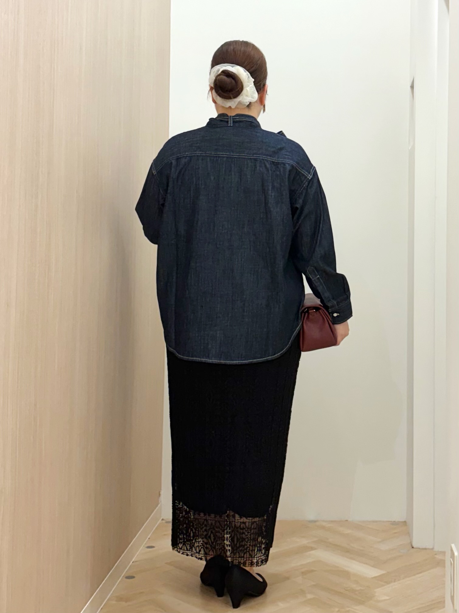 akariさんの「grove｜【Lee&times;grove別注】DENIM BOWTIE SHIRTS」を使ったコーディネート