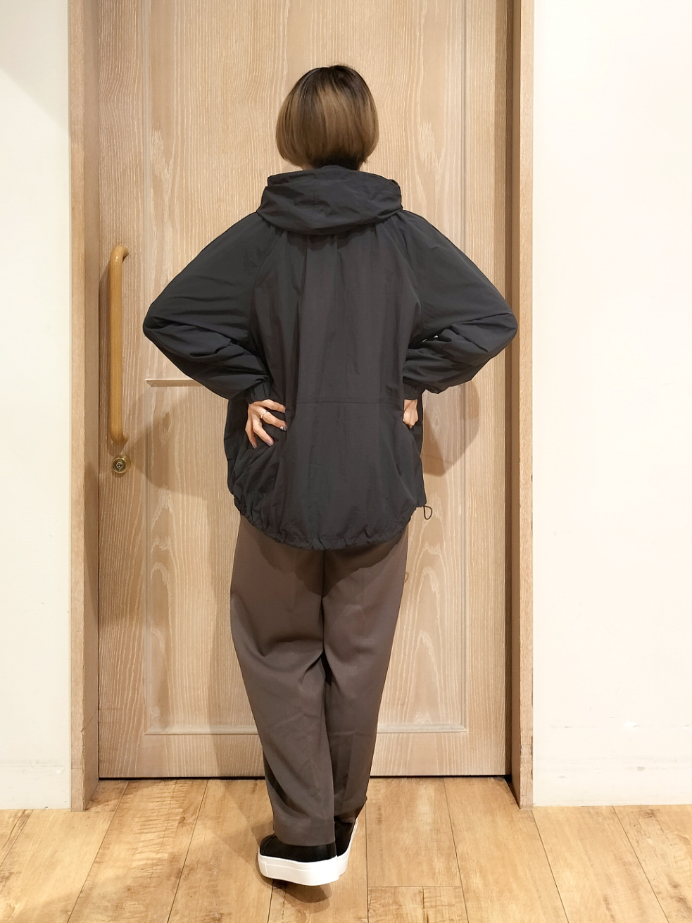 YUKIさんの「SHOO･LA･RUE｜【S-LL/撥水】ゴールドパーツで女性らしく ギャザーブルゾン」を使ったコーディネート