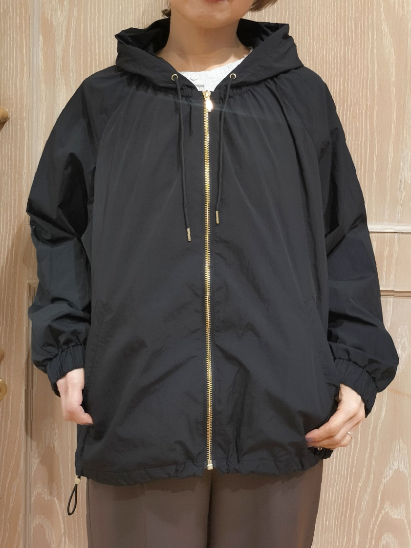 YUKIさんの「SHOO･LA･RUE｜【S-LL/撥水】ゴールドパーツで女性らしく ギャザーブルゾン」を使ったコーディネート