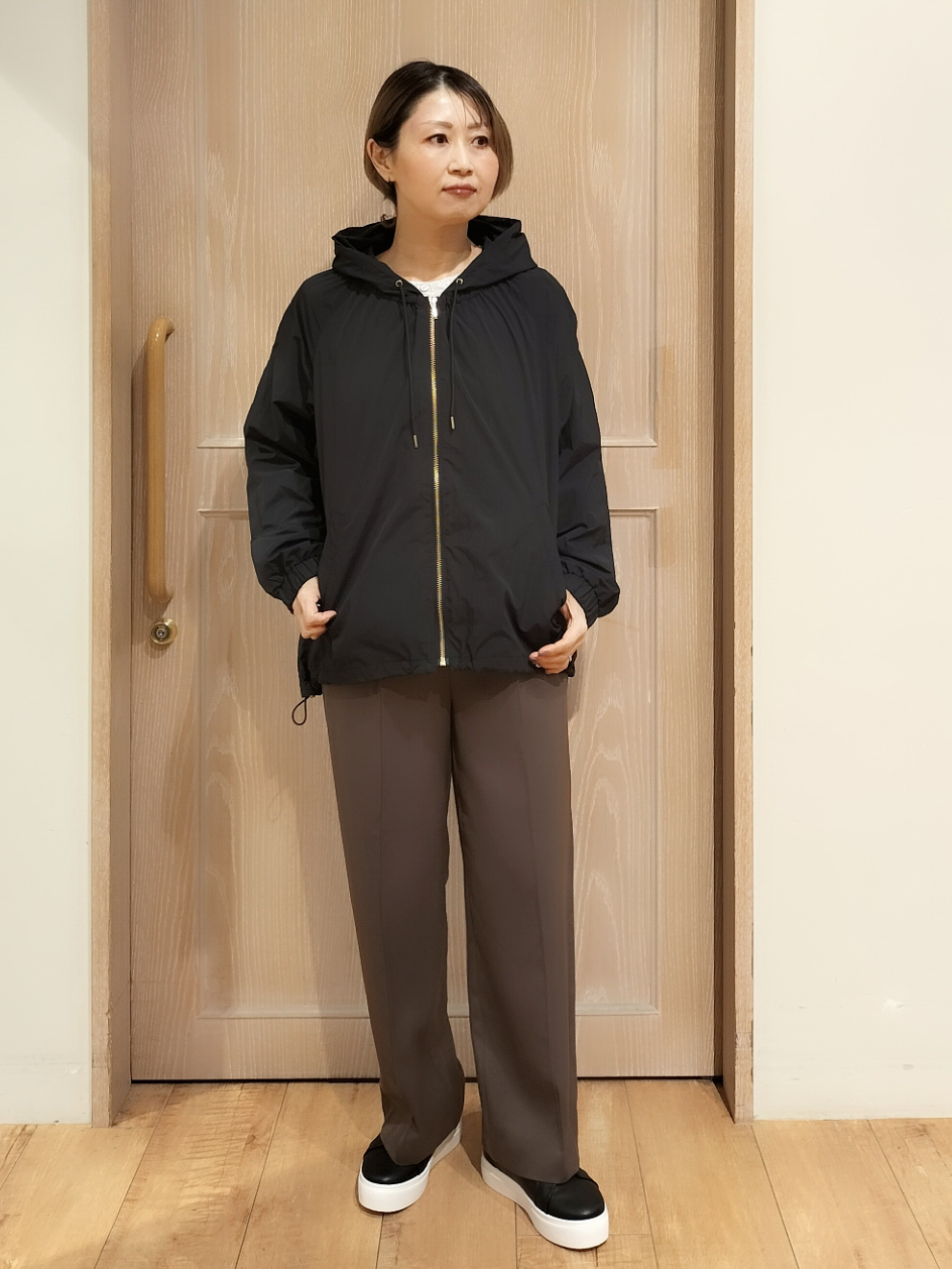 YUKIさんの「SHOO･LA･RUE｜【S-LL/撥水】ゴールドパーツで女性らしく ギャザーブルゾン」を使ったコーディネート