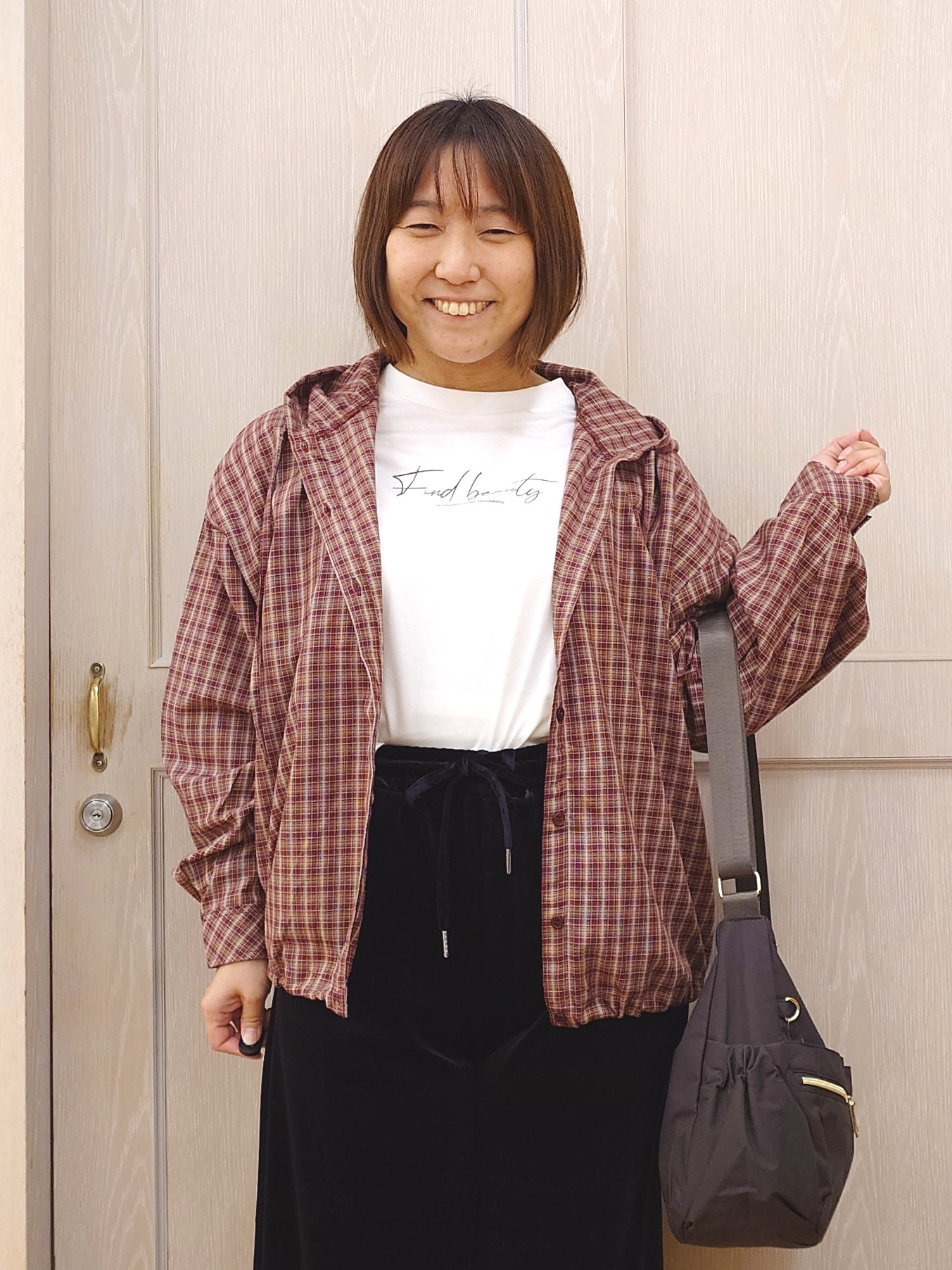とろろさんの「SHOO･LA･RUE｜【S-LL/洗濯機可】大人カジュアルに。裾ドロスト フードチェックシャツ」を使ったコーディネート