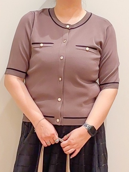 naoさんの「SHOO･LA･RUE｜【UV/S-LL/洗濯機可】毛玉になりにくい 配色5分袖カーディガン」を使ったコーディネート