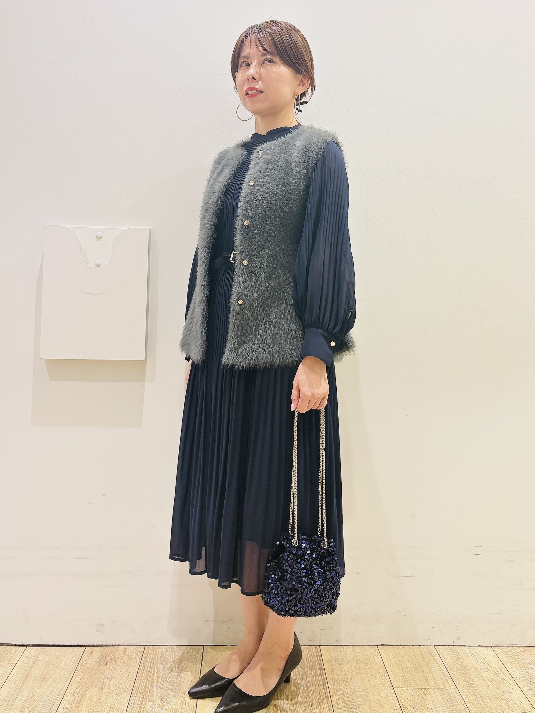 YUKOさんの「index｜フェザーニットペプラムジレ【洗濯機OK】」を使ったコーディネート