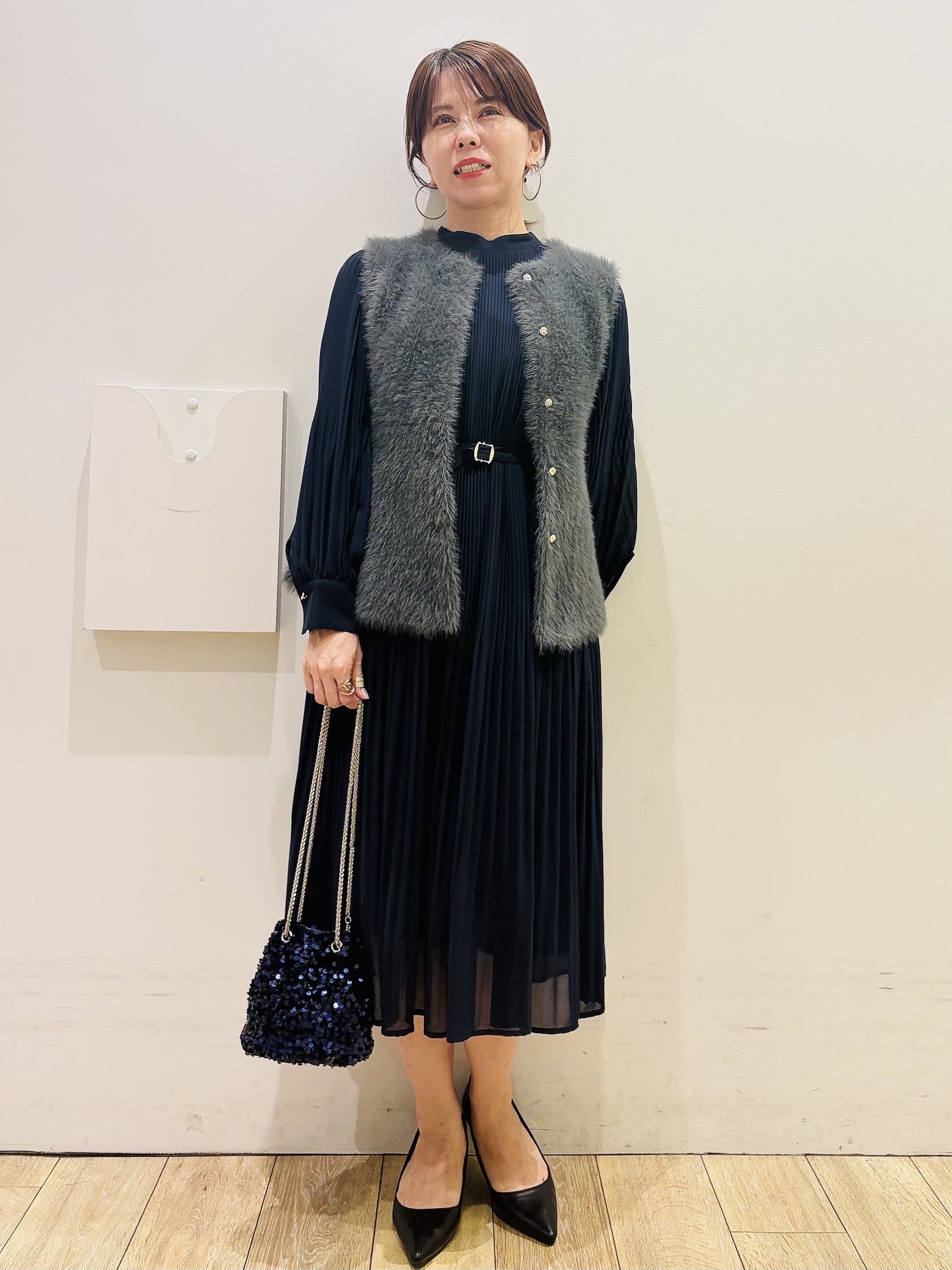 YUKOさんの「index｜フェザーニットペプラムジレ【洗濯機OK】」を使ったコーディネート