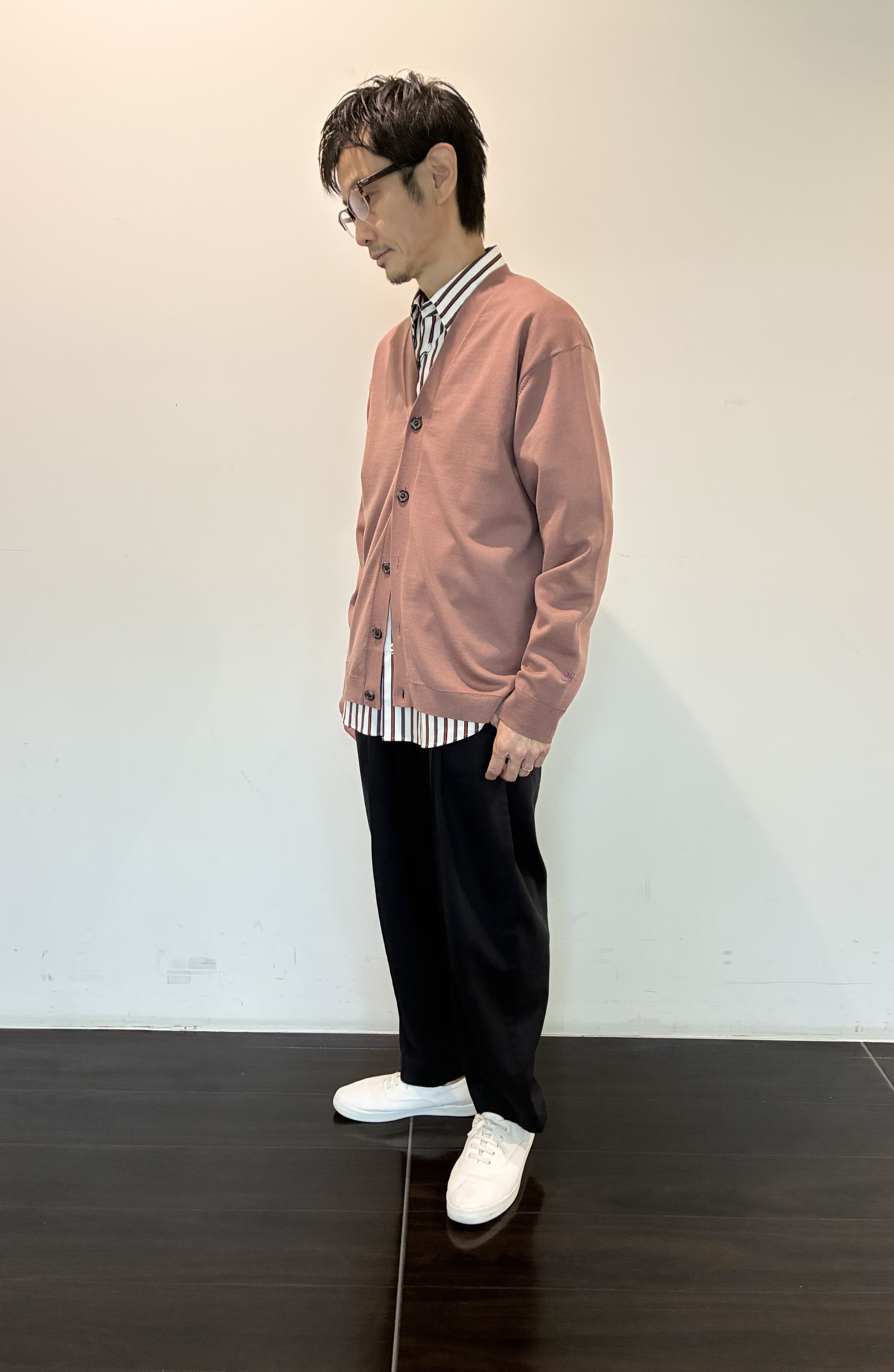 ハセガワさんの「TAKEO KIKUCHI｜【BOWLER HAT LABEL】日本製オルタネートストライプシャツ」を使ったコーディネート