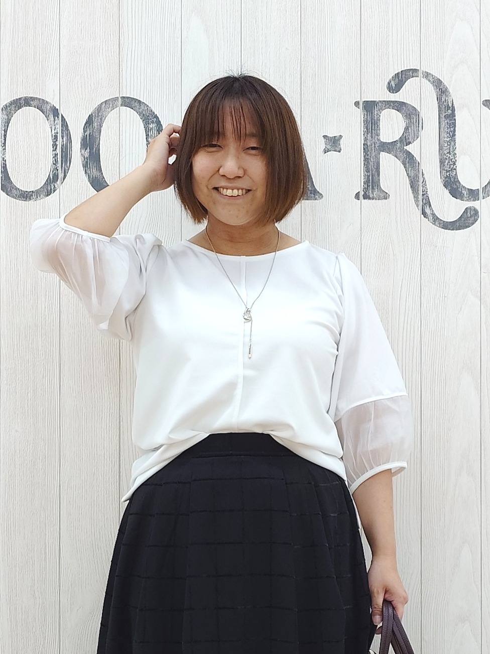 とろろさんの「SHOO･LA･RUE｜【洗濯機可/S-LL】 大人のシアー感 お袖切り替えラウンドネックトップス」を使ったコーディネート