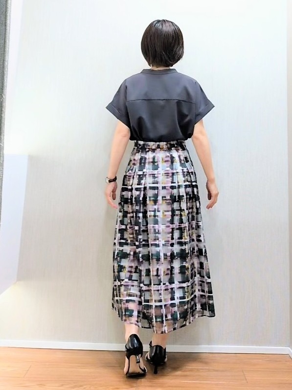 ミズタさんの「UNTITLED｜【セットアップ可/UVカット】エアリークールブラウス」を使ったコーディネート