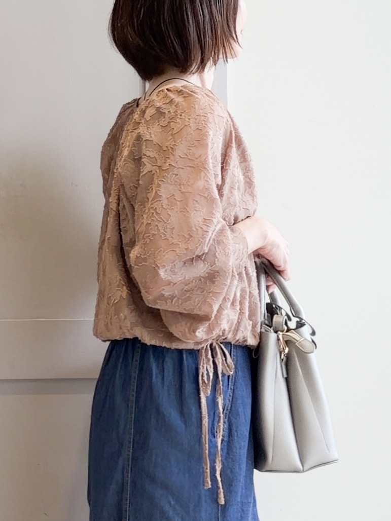 yamakoさんの「grove｜上品に華やぐ シアージャカードブラウス」を使ったコーディネート