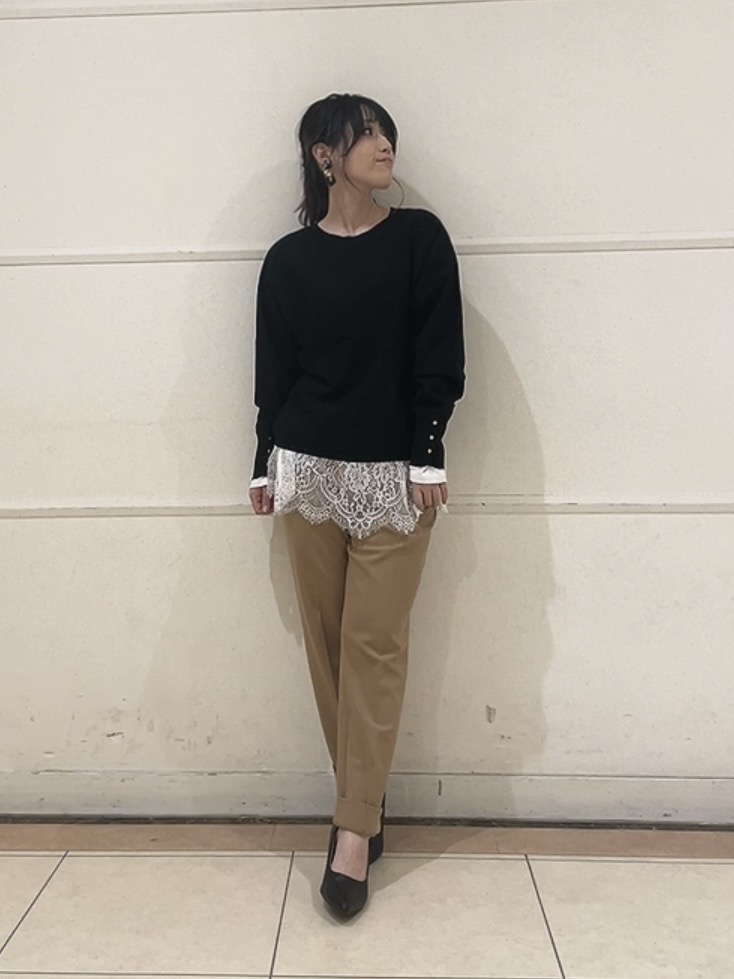 watanabeさんの「UNTITLED｜【選べる6色／ストレッチ◎】きれいめドルマンスリーブニット」を使ったコーディネート