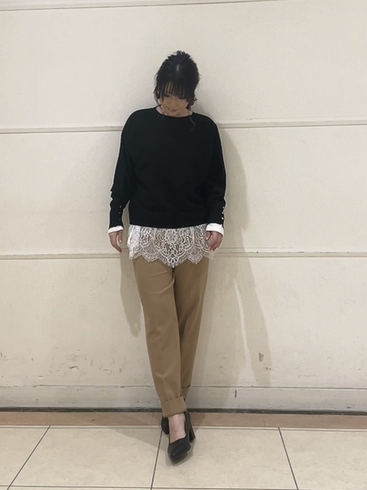watanabeさんの「UNTITLED｜【選べる6色／ストレッチ◎】きれいめドルマンスリーブニット」を使ったコーディネート